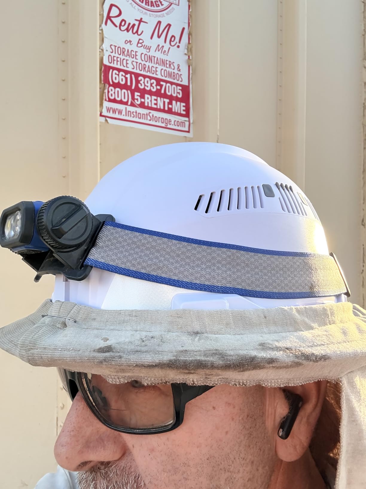 Klein Tools Hard Hat and Accessories Kit, Vented Full Brim Hard Hat, Headlamp, Sweat Band customer photo 2