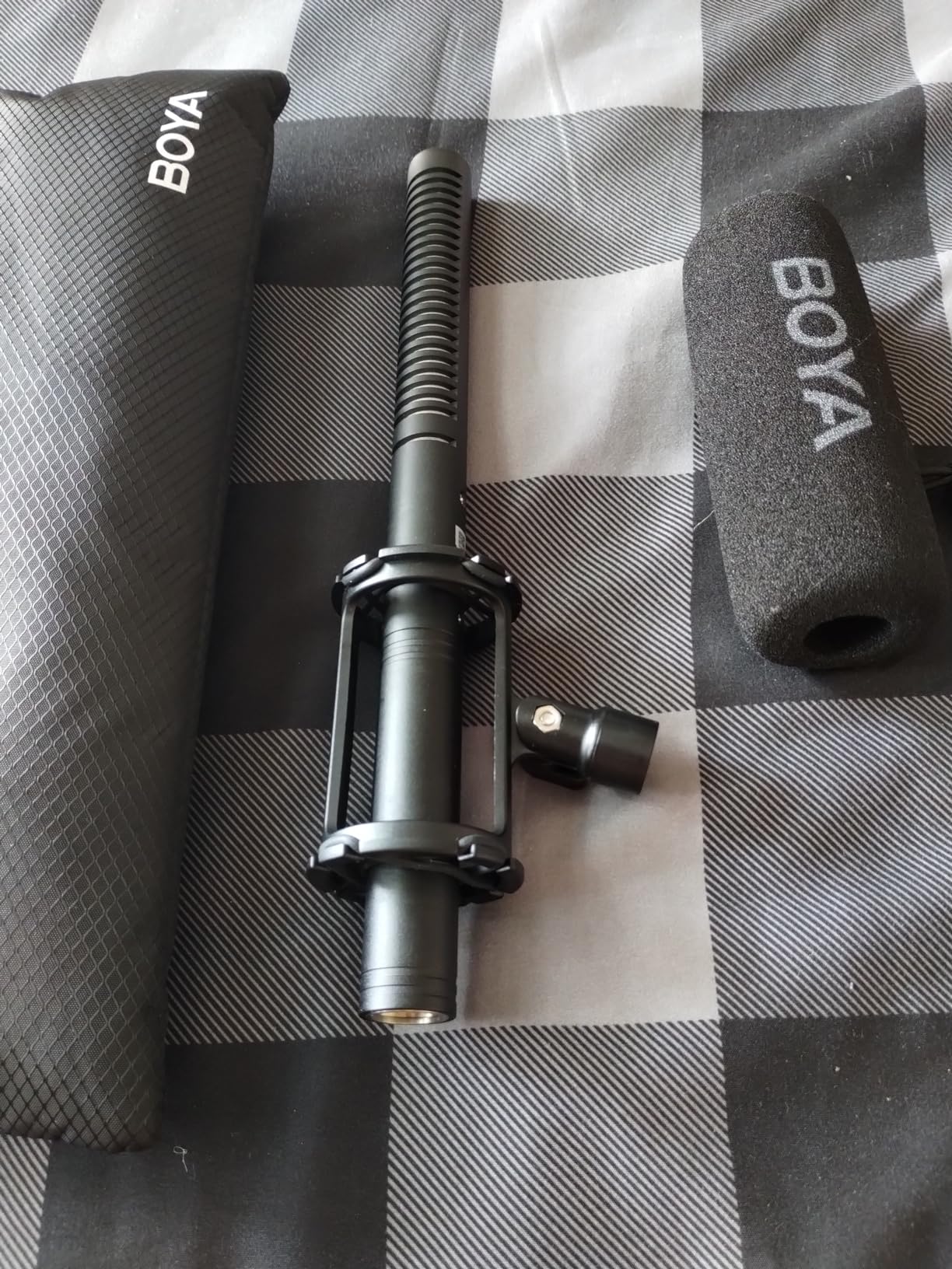 BOYA XLR Microphone BY-BM6060 Super-Cardioid Shotgun Condenser Microphone with 24-48V Phantom Power for Camera Film Interview ENG/EFP Outdoor Recording customer photo 1