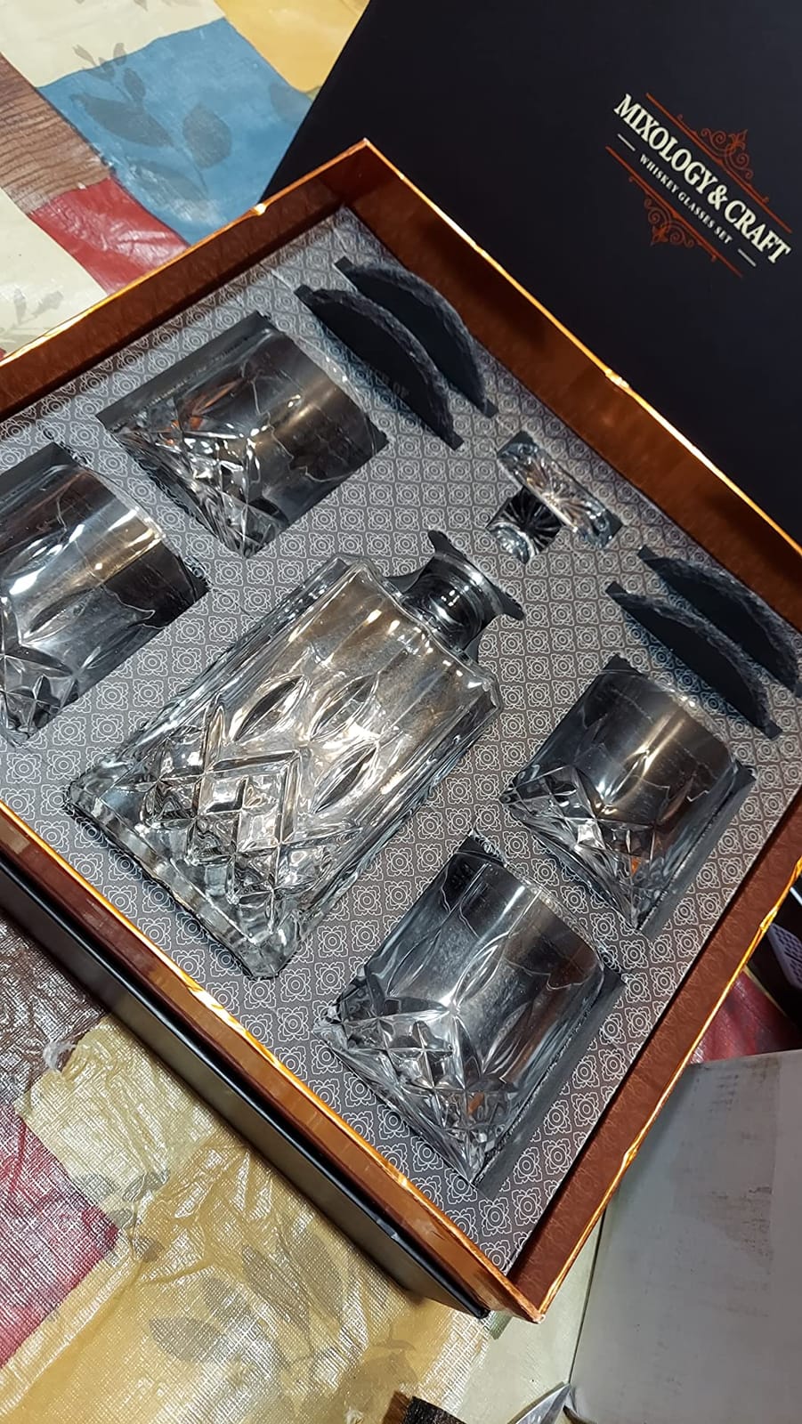 Mixology & Craft Luxury Whiskey Decanter Gift Set - 25oz Crystal Decanter, 4 Old-Fashioned Glasses, 4 Slate Coasters with Diamond Pattern Premium Black Gift Box customer photo 1