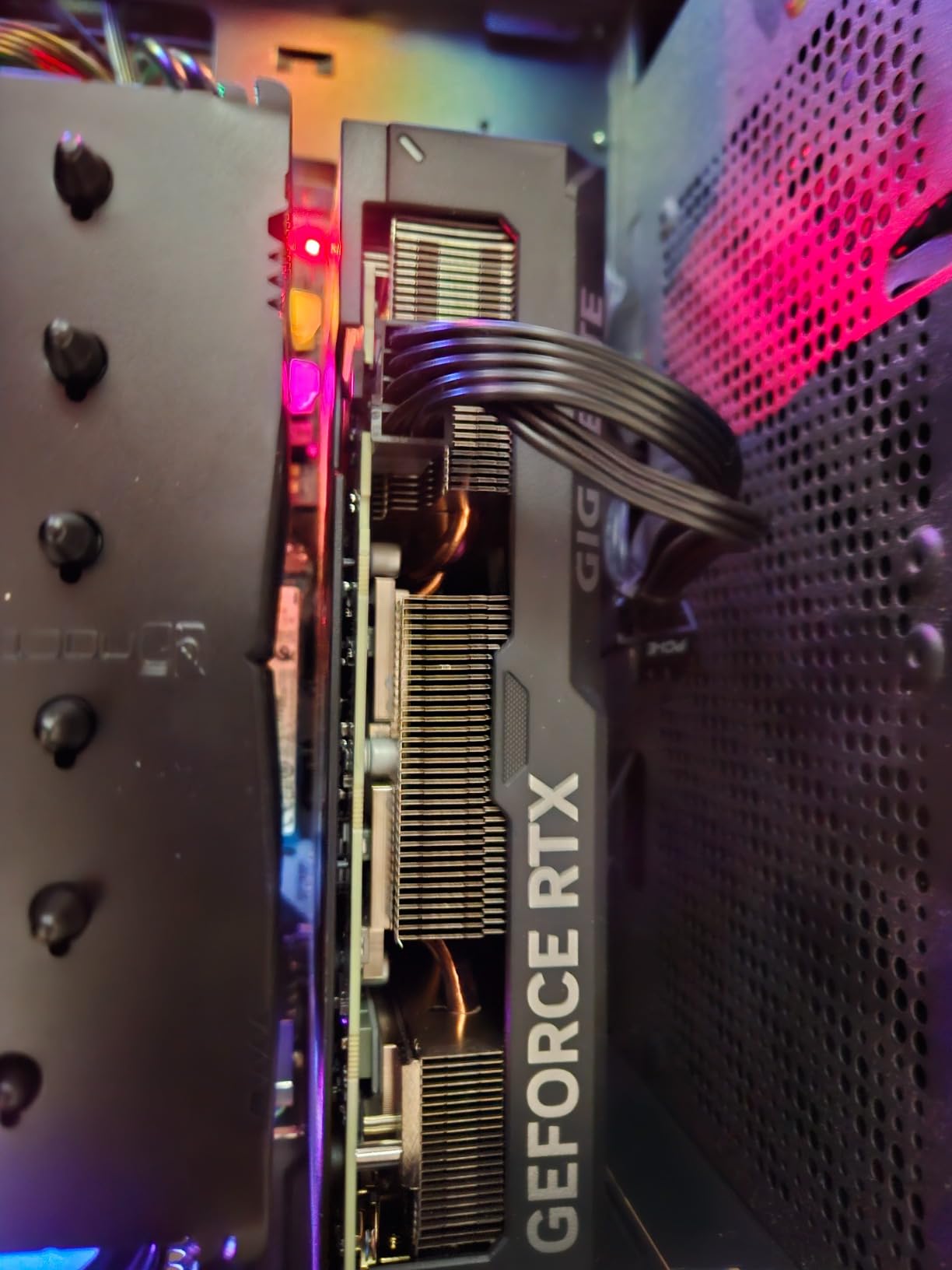 Noctua NH-D15S chromax.Black, Quiet High-Performance CPU Cooler | 160mm Height, Low-Noise Cooling, 6 Heatpipes, For Intel & AMD, 140mm Fan, High RAM Compatibility, Rich Accessory Kit customer photo 1