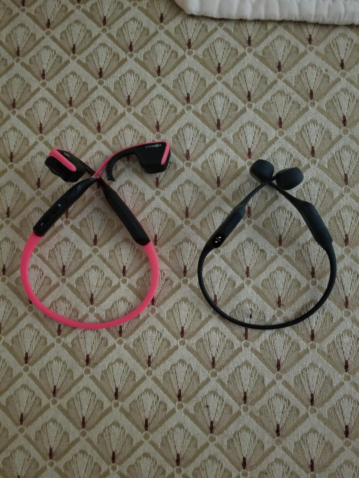 Aftershokz Aeropex Mini Bone Conduction Wireless Bluetooth Headphones customer photo 1