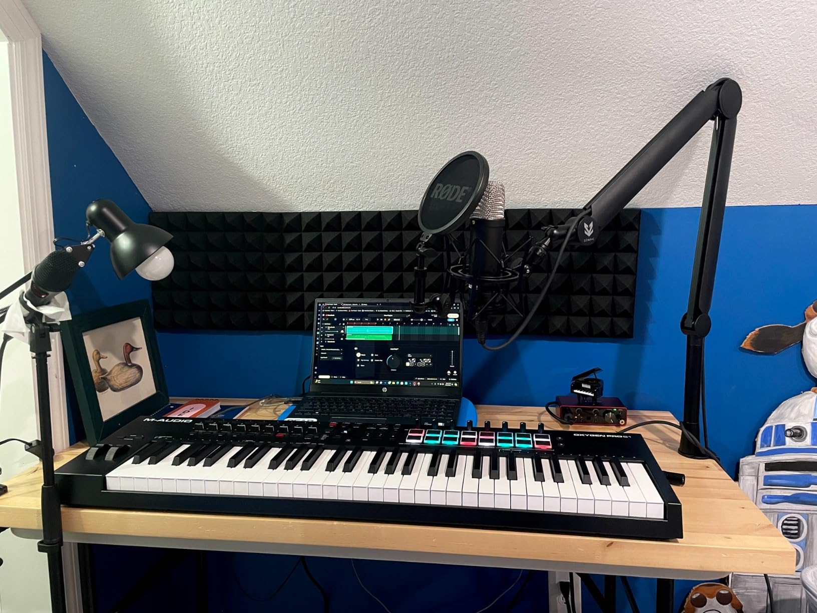 M-AUDIO Oxygen Pro 61 USB MIDI Keyboard Controller | 61 Velocity-Sensitive Keys, 16 Beat Pads, 8 Knobs, 9 Faders, and Bundled DAW Recording Software, for Music Production customer photo 2