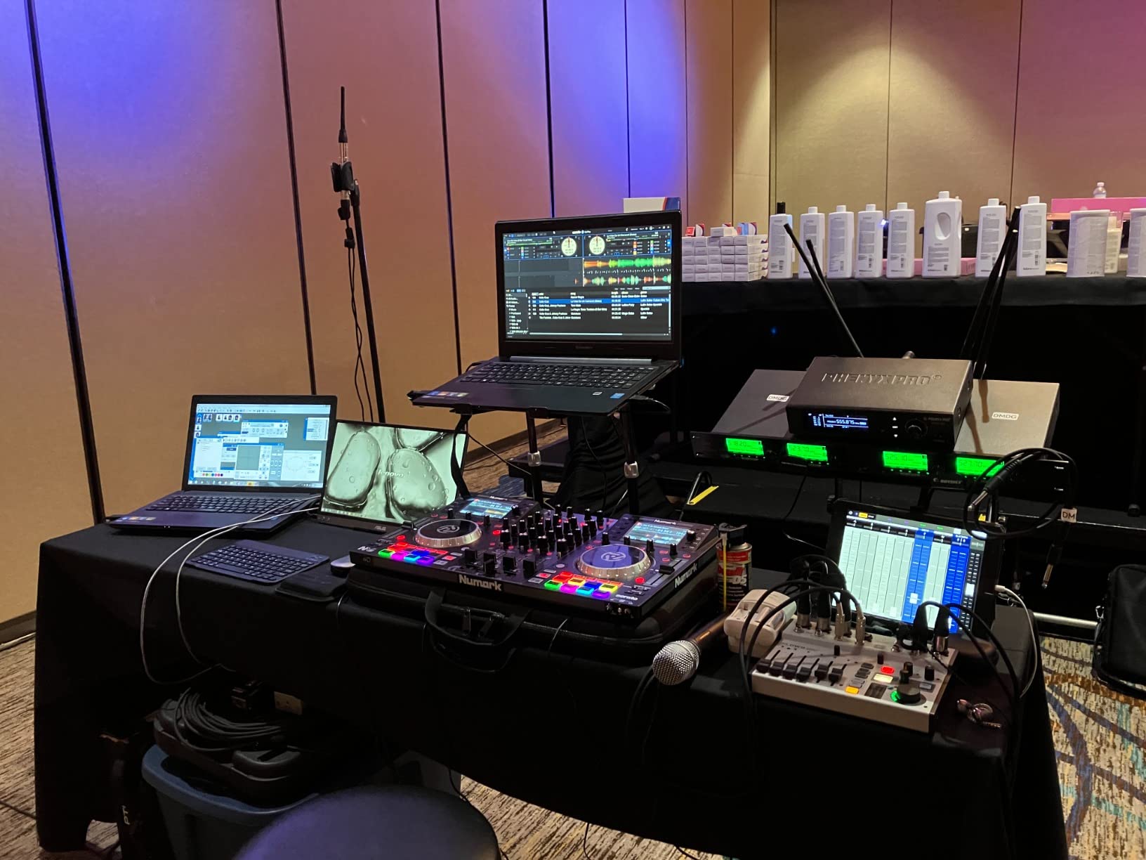 Behringer FLOW 8 8-Input Digital Mixer with Bluetooth Audio and App Control, 60 mm Channel Faders, 2 FX Processors and USB/Audio Interface customer photo 2