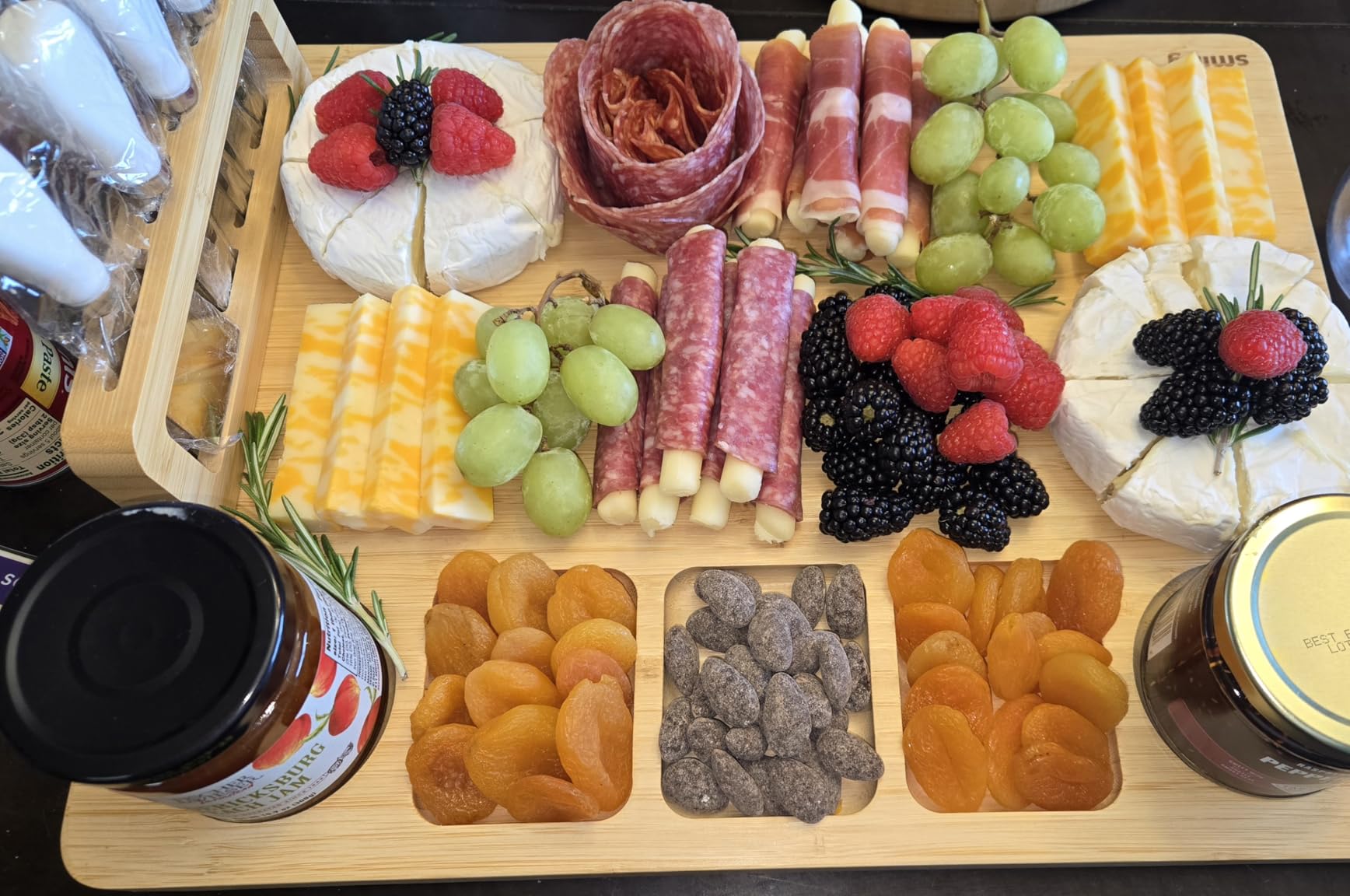 SMIRLY Charcuterie Boards Set, Large Cheese Board with Accessories, Bamboo | House Warming Gifts, Wedding Gifts for Couples, Bridal Shower Gifts, Magnetic Holder for 4 Cheese Knives, Fruit Tray customer photo 1