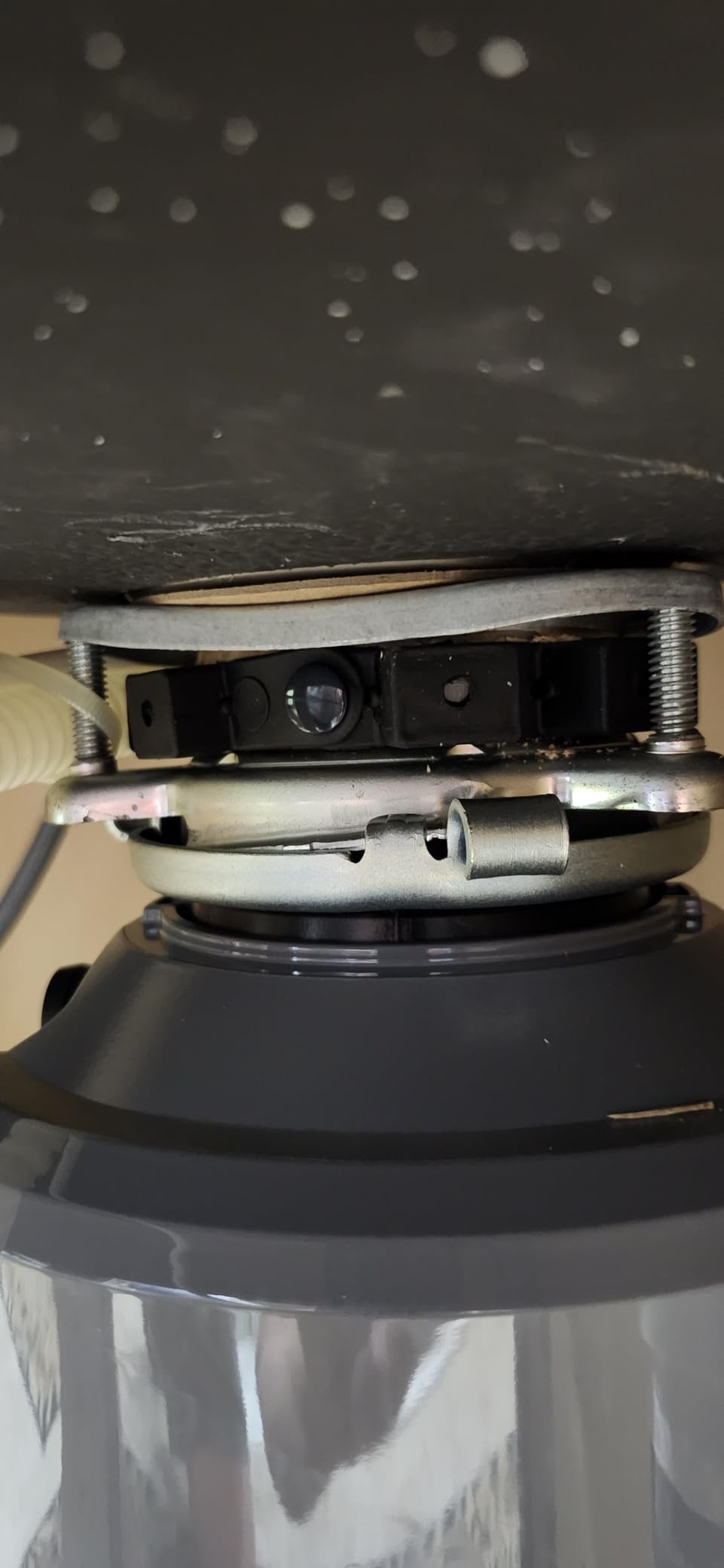 Frigidaire 1.25 HP Corded Garbage Disposal for Kitchen Sinks, FF13DISPC1 customer photo 2