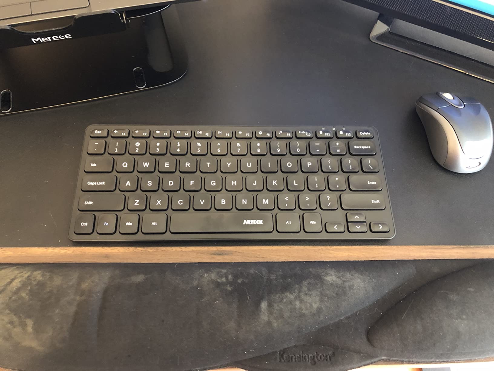 Arteck 2.4G Wireless Keyboard Ultra Slim and Compact Wireless Keyboard with Media Hotkeys for Computer/Desktop/PC/Laptop/Surface/Smart TV and Windows 10/8/7 Built-in Rechargeable Battery customer photo 2