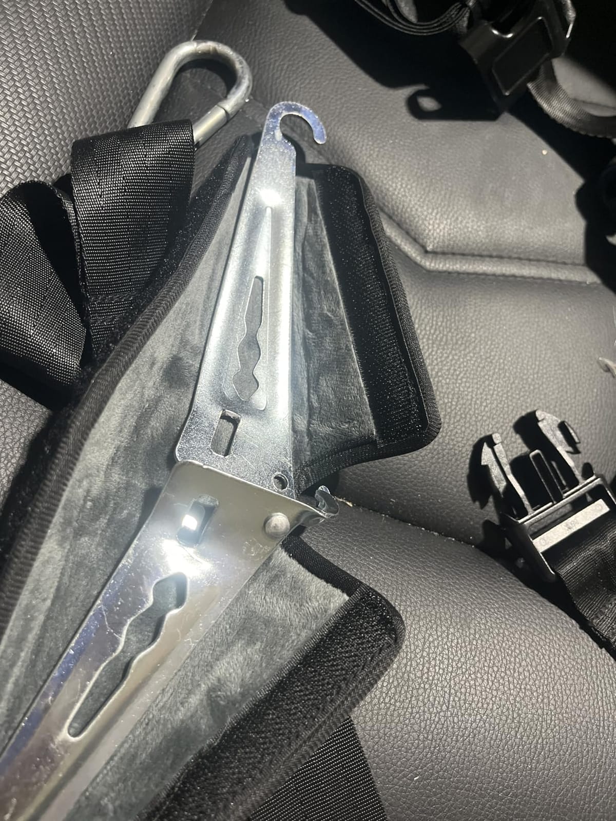 comness Cervical Neck Traction Device Over Door for Home Use, Portable Neck Stretcher Hammock for Neck Pain Relief, Physical Therapy AIDS for Neck Decompressor. customer photo 1