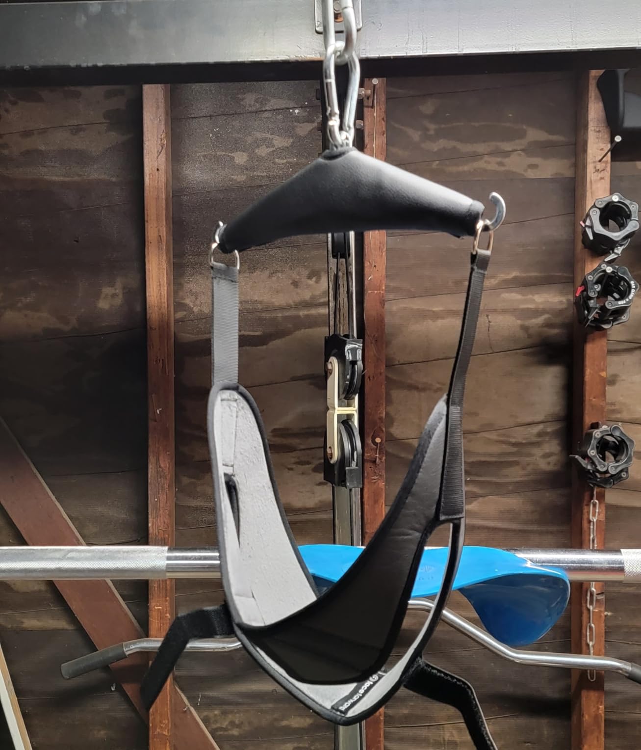 comness Cervical Neck Traction Device Over Door for Home Use, Portable Neck Stretcher Hammock for Neck Pain Relief, Physical Therapy AIDS for Neck Decompressor. customer photo 2