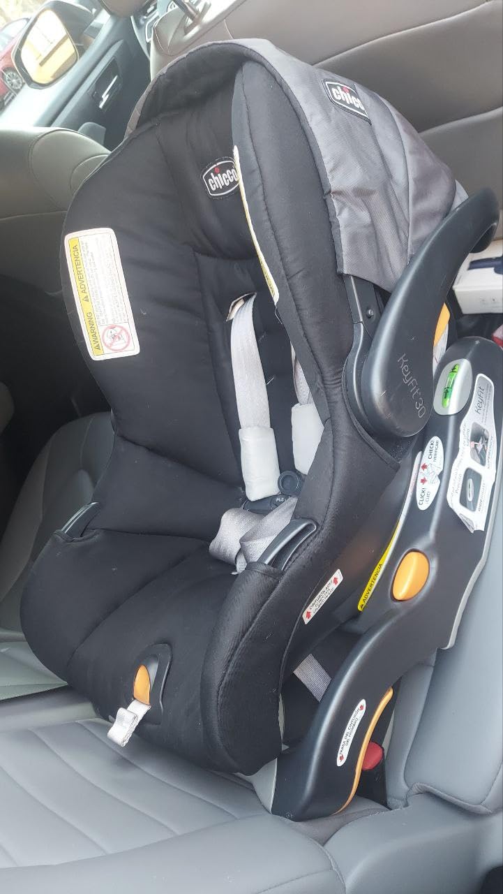 Chicco Bravo 3-in-1 Travel System w/KeyFit 30 Infant Car Seat & Base customer photo 2