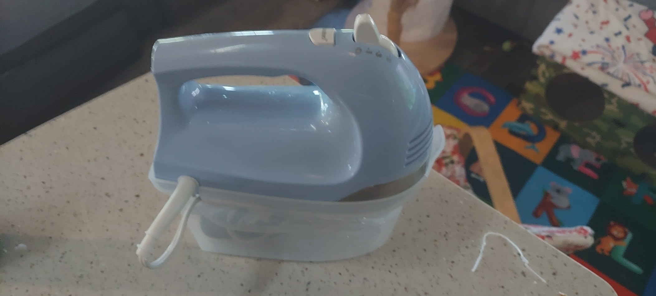 Hamilton Beach 6-Speed Electric Hand Mixer With Easy Clean Beaters | Traditional Beaters | Dough Hooks | Whisk | Snap-On Storage Case | 275 Watt Motor | White | 62636J customer photo 2