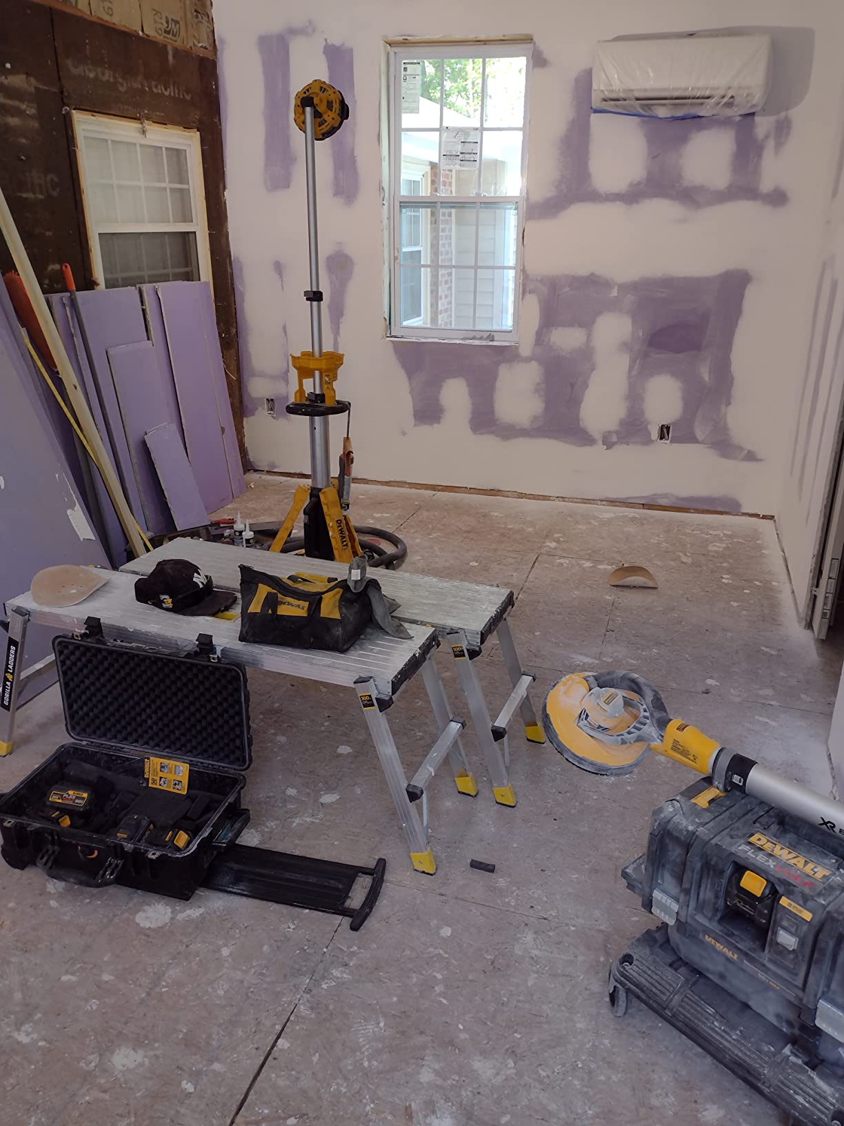 DEWALT 20V MAX Cordless Drywall Sander, Tool Only (DCE800B) customer photo 2