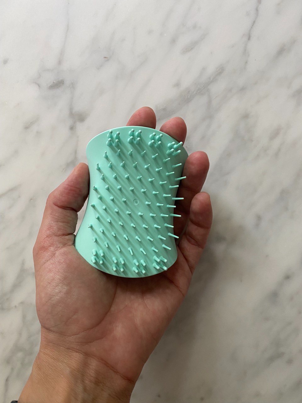 Tangle Teezer Scalp & Shampoo Brush to Exfoliate & Massage, Onyx Black | Cleanses, exfoliates, and massages the scalp in the shower. Distributes shampoo evenly, for all hair types customer photo 1