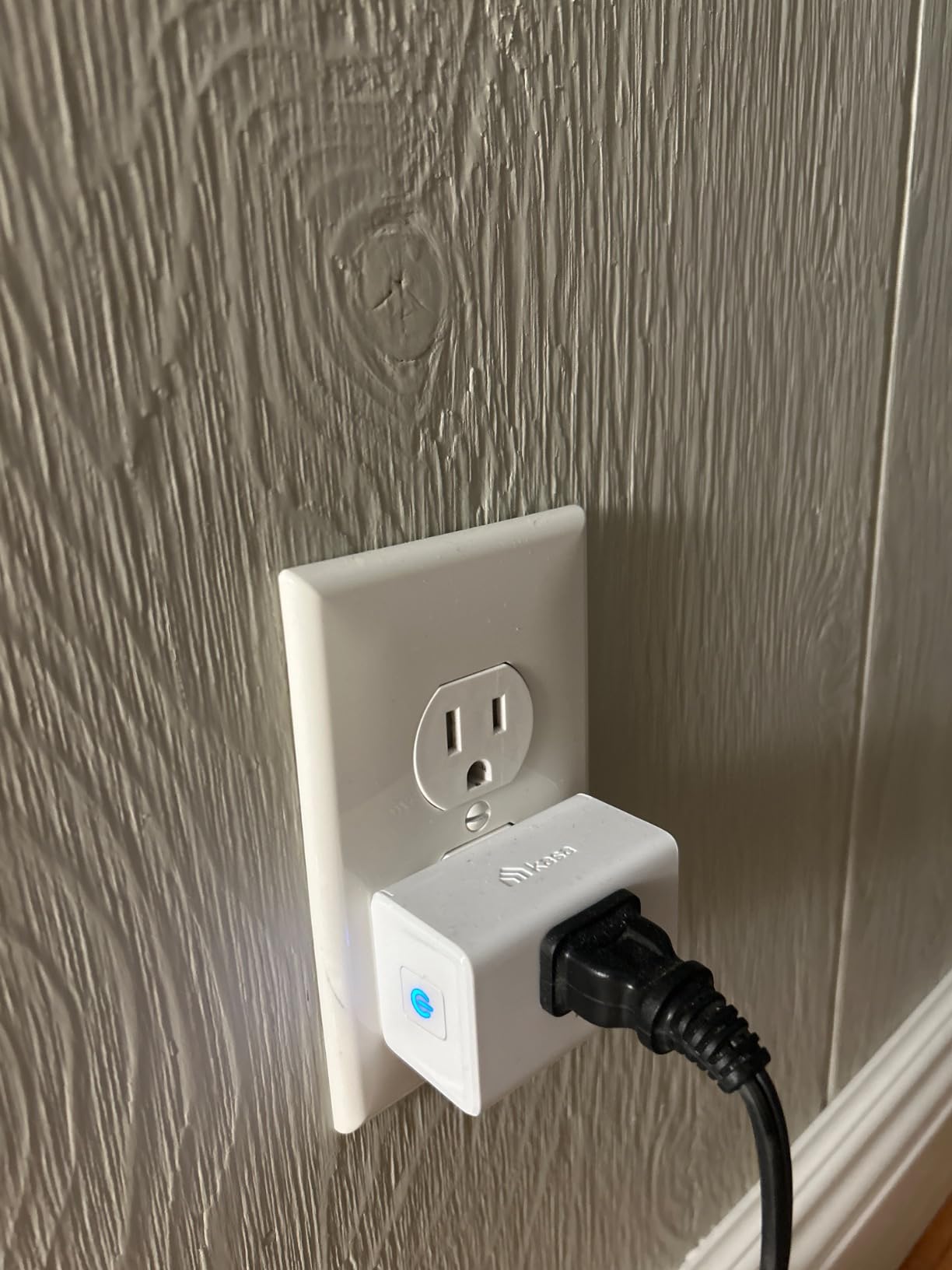 Kasa Smart Plug Mini 15A, Smart Home Wi-Fi Outlet Works with Alexa, Google Home, No Hub Required, UL Certified, 2.4G WiFi Only, 4-Pack(EP10P4), White customer photo 2
