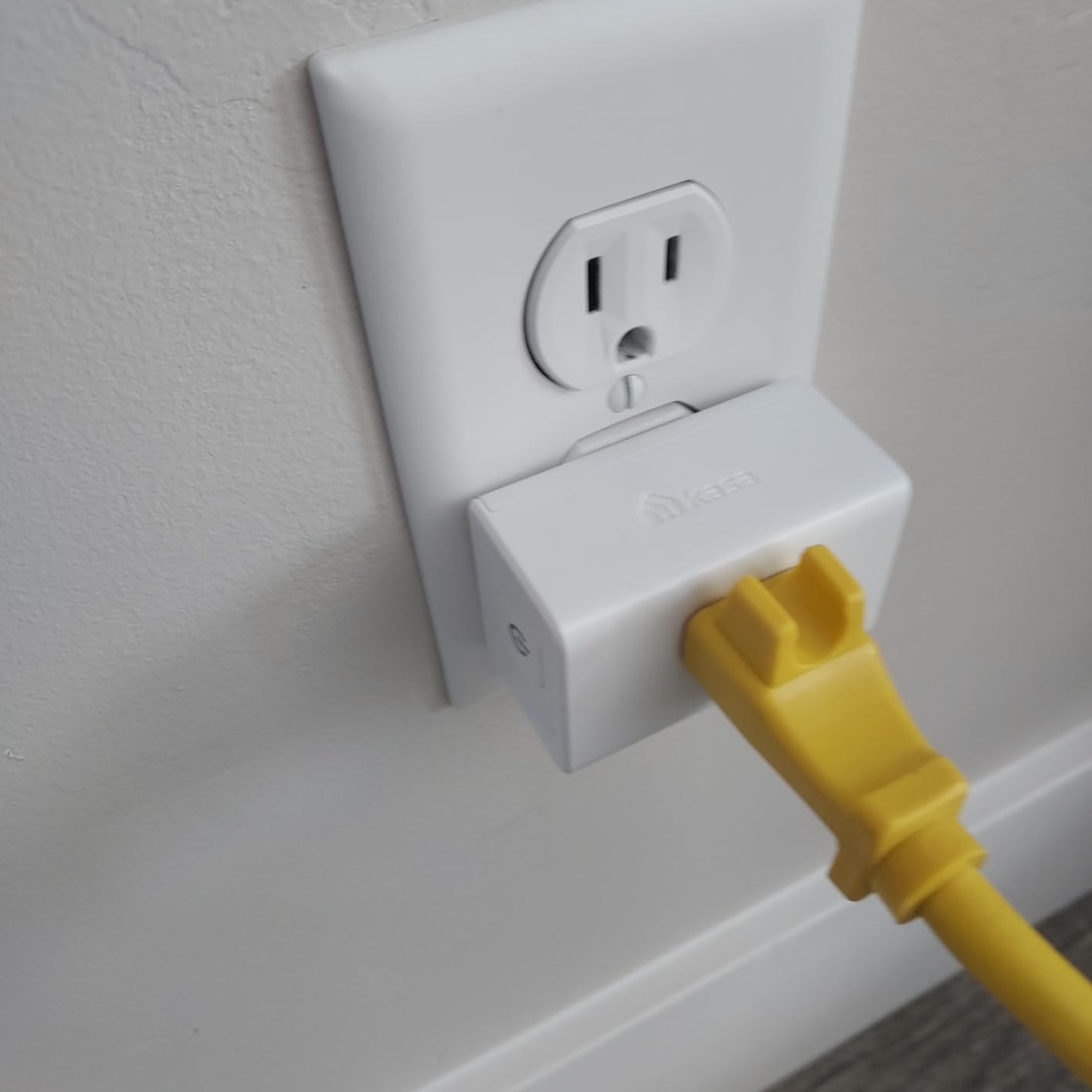 Kasa Smart Plug Ultra Mini 15A, Smart Home Wi-Fi Outlet Works with Alexa, Google Home, No Hub Required, UL Certified, 2.4G WiFi Only, 2 Count (Pack of 1)(EP10P2), White customer photo 1
