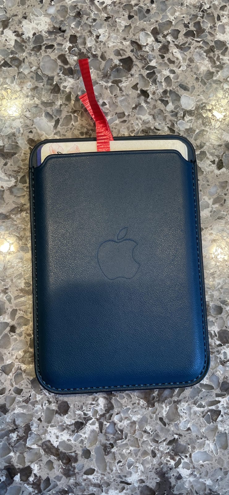 Apple Leather Wallet with MagSafe (for iPhone) - Arizona (Previous Version, Without Find My) customer photo 1