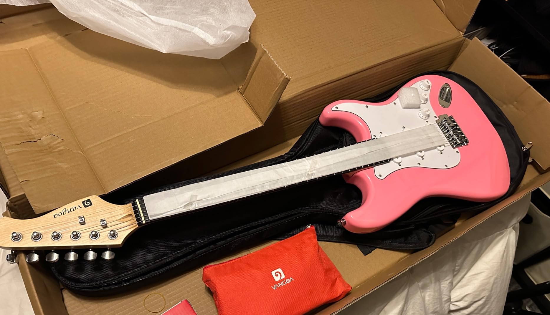 Vangoa 39 Inch Full Size Electric Guitar Beginner Kit Solid Body Pink SSS Pickups with Amp, Bag, Tremolo Bar, Strings, Tuner, Picks, Strap, Capo, Cable for Starter Girls Adults Teens customer photo 2
