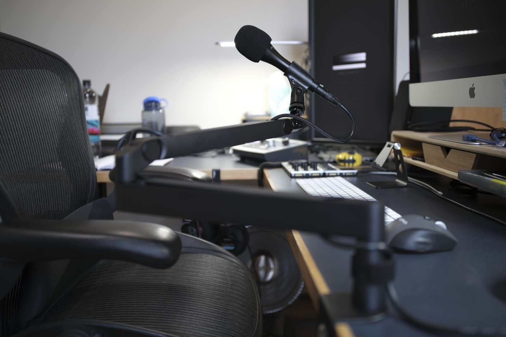Elgato Wave Mic Arm Low Profile Microphone Boom Arm | Sits below shoulder line, 360-degree rotation, Magnetic cable channels, All-metal build, Fully adjustable mount customer photo 2