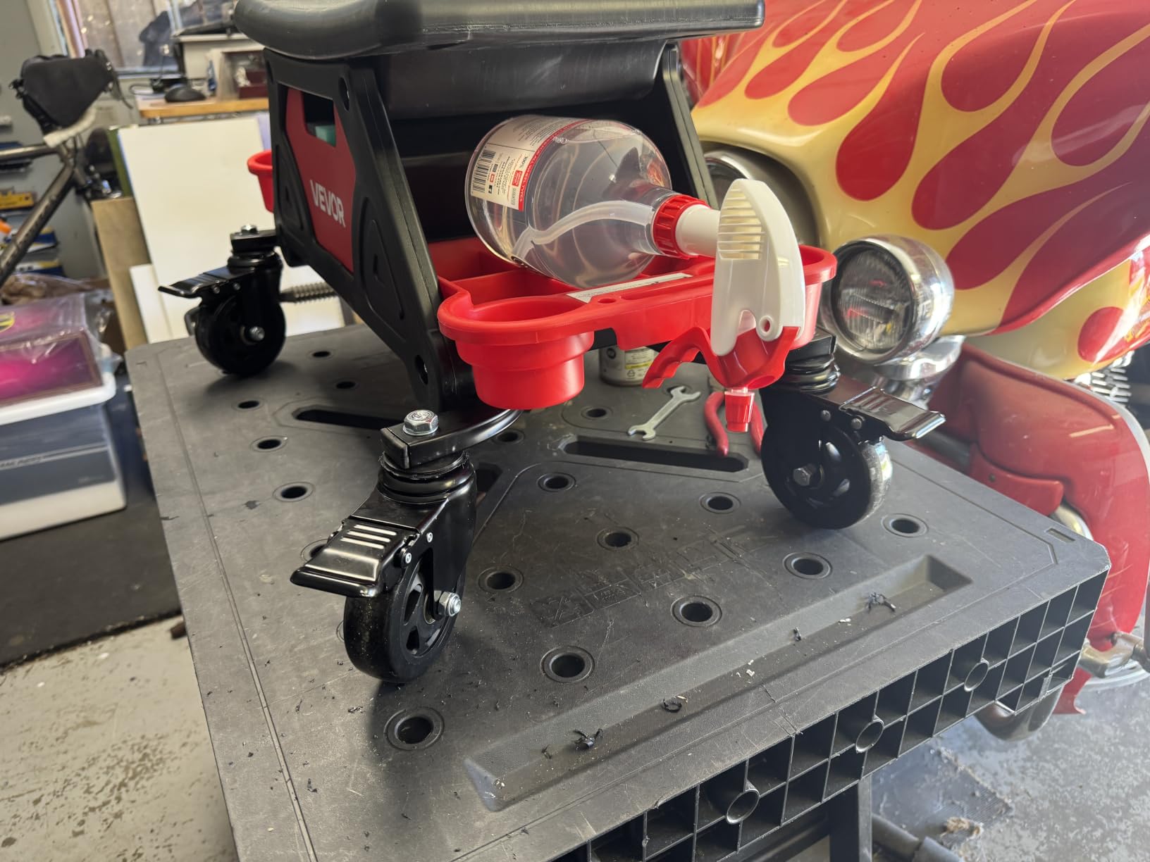 VEVOR Mechanic Stool 300 LBS Capacity Garage Stool, Heavy Duty Rolling Mechanics Seat, with Three Slide Out Tool Trays and Drawer customer photo 1