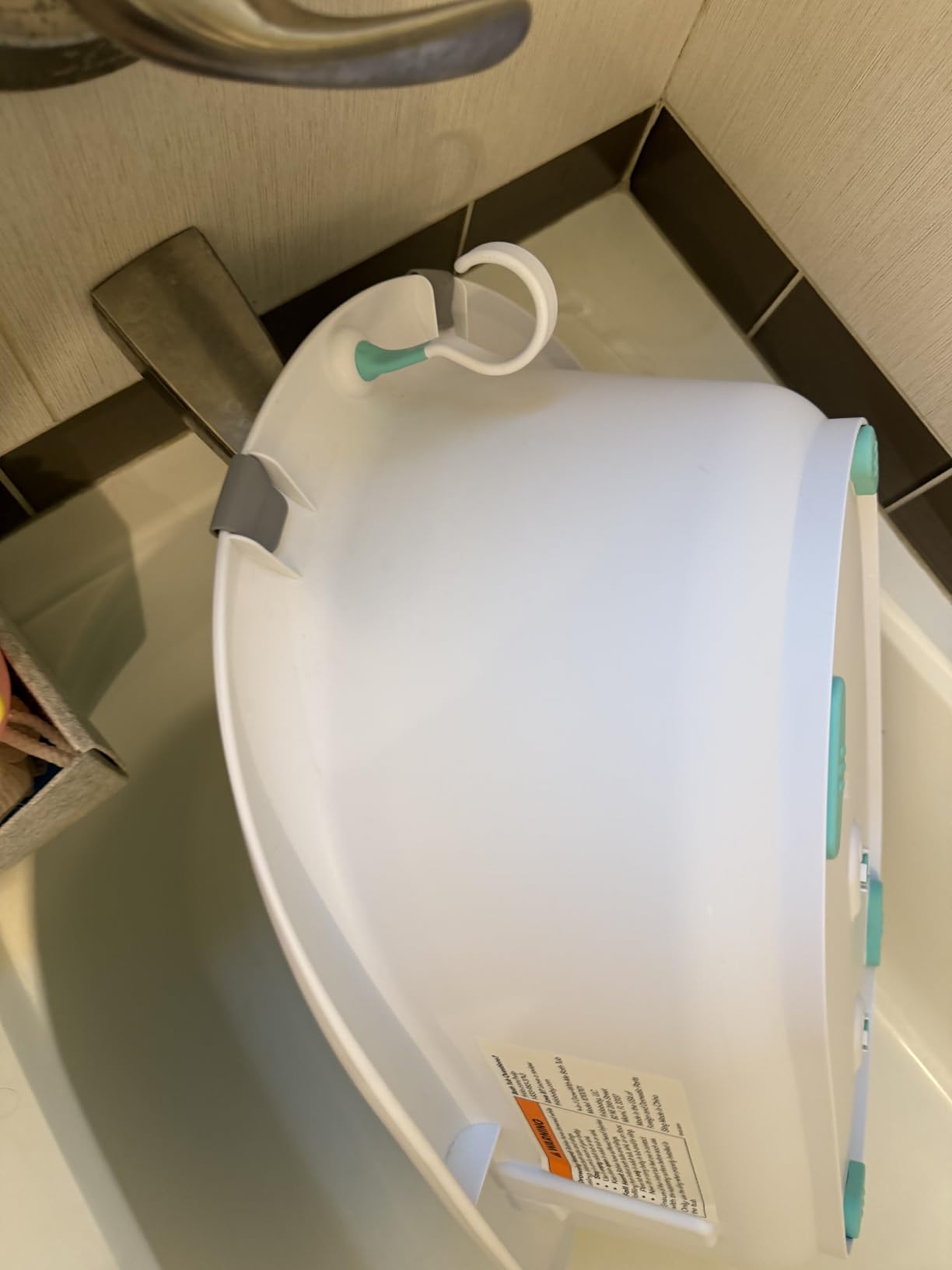 Frida Baby 4-in-1 Grow-with-Me Baby Bathtub, Baby Tub for Newborns to Toddler with Removable Bath Seat & Backrest for Bath Support in Tub customer photo 1