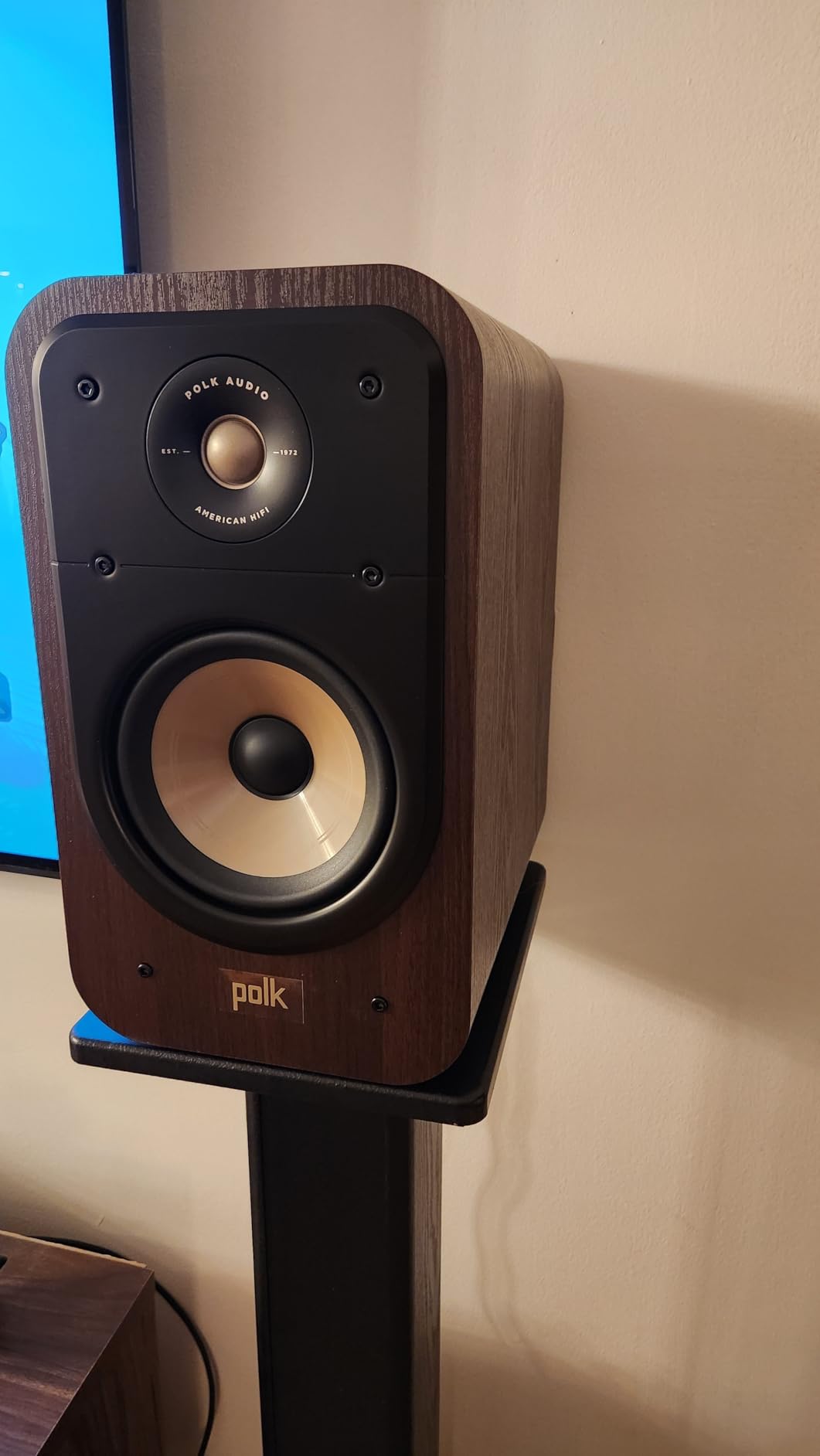 Polk Audio Signature Elite ES20 Bookshelf Speaker Pair, Contemporary Walnut customer photo 2