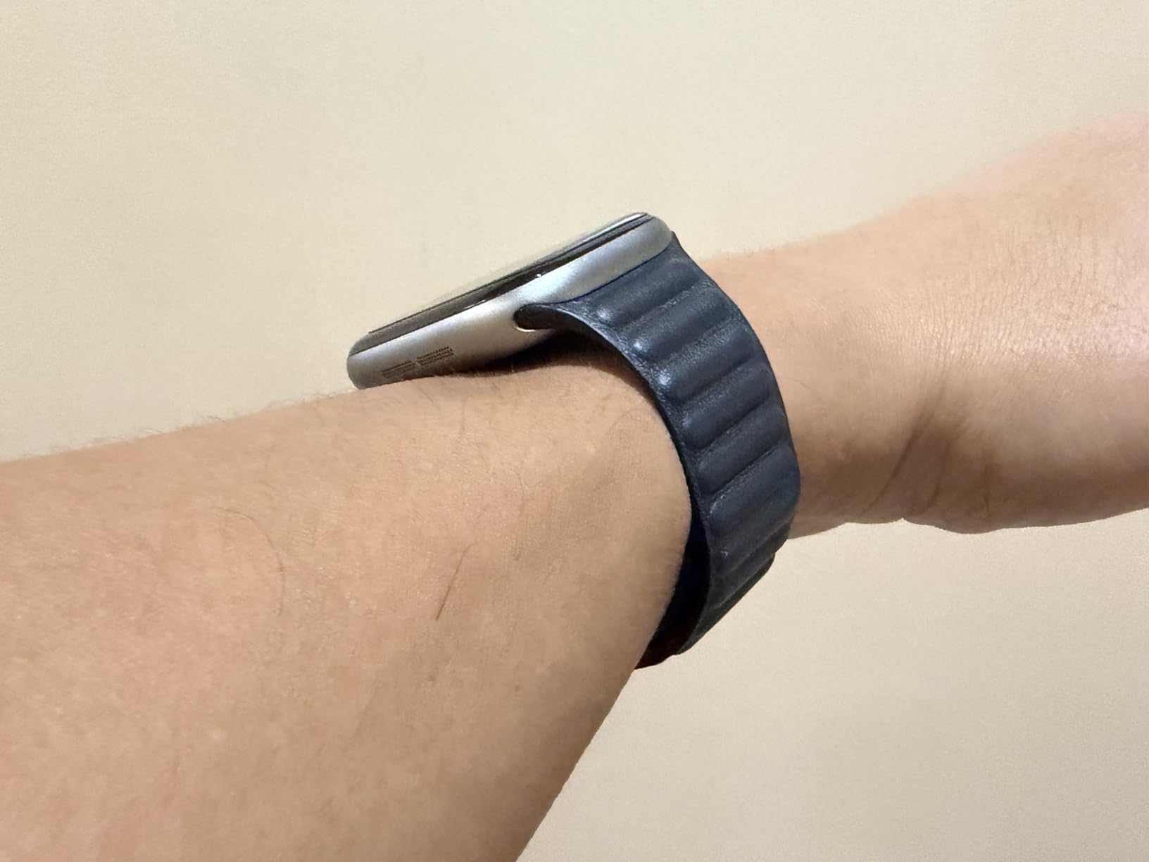 Apple Watch Band - Leather Link - (45mm) - Midnight - Small/Medium customer photo 2