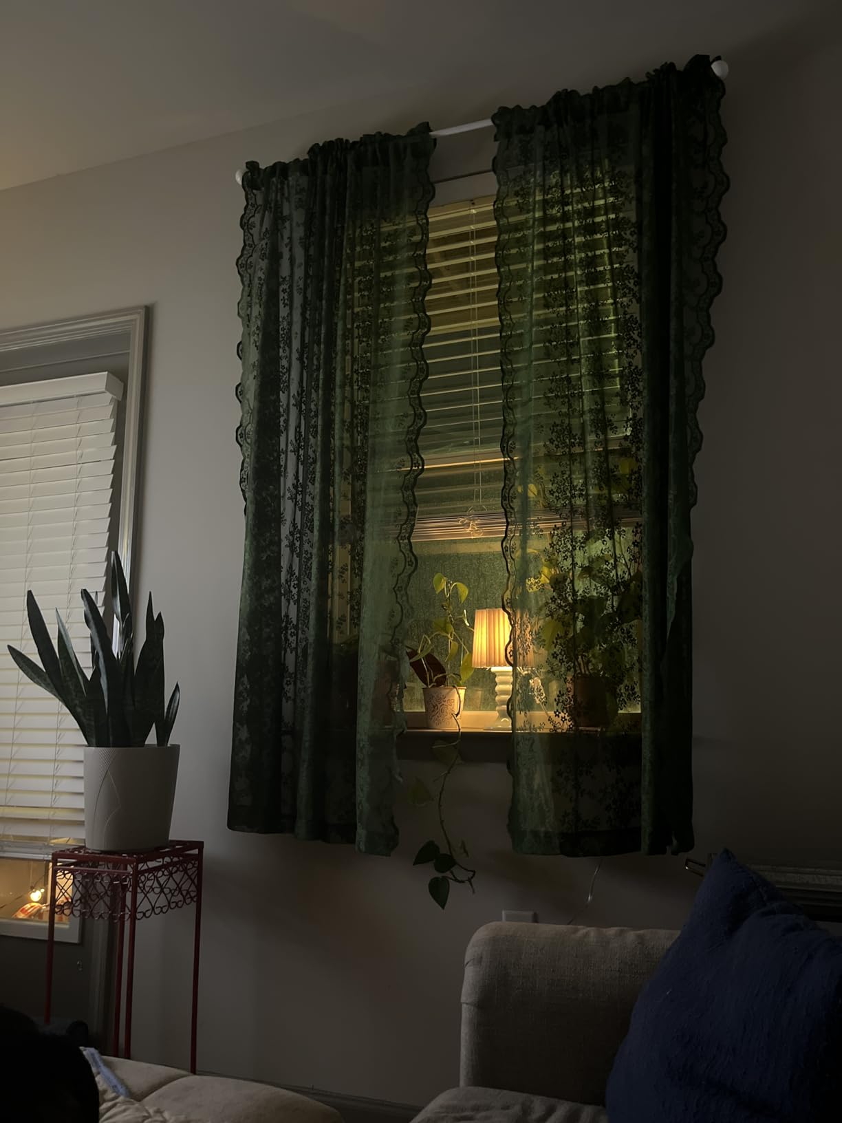 YJ YANJUN Vintage Lace Curtains 84 Inches Long-Victorian Floral Pattern Ivory Sheer Curtain Panels for Living Room Bedroom French Door, Light Filtering Drapes, 2 Panels 52W x 84L Cream customer photo 1