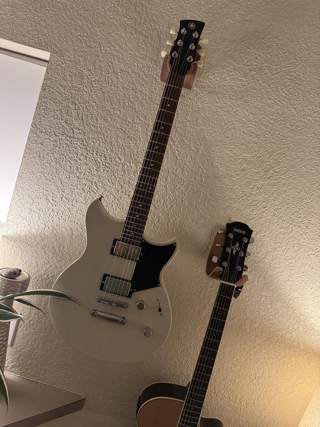 Yamaha Revstar Element RSE20 BL Electric Guitar, Black customer photo 2