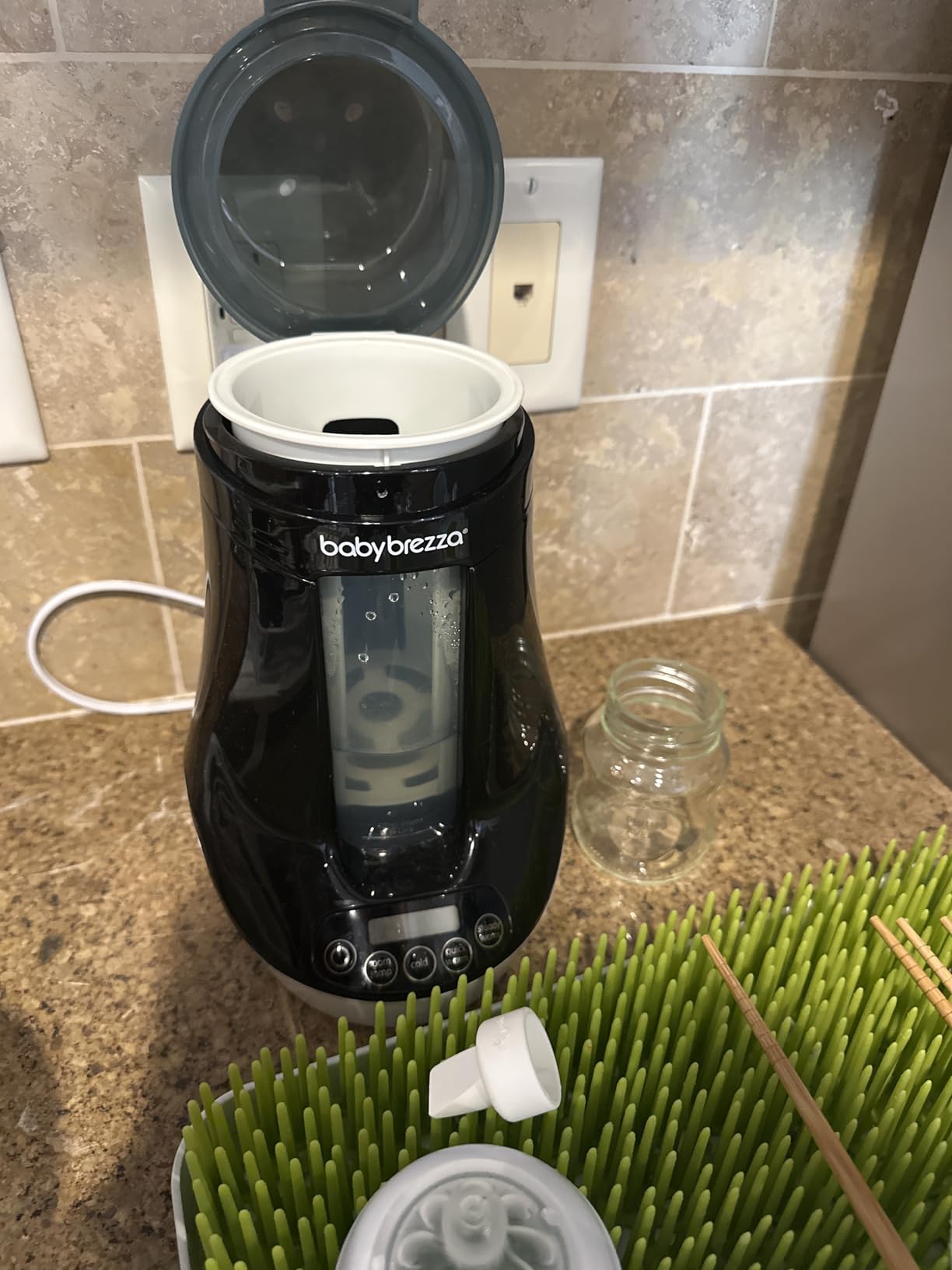 Baby Brezza Fast Baby Milk Warmer for All Bottles of Formula + Breastmilk | Distinct Temperatures for Safe Warming of Breastmilk or Formula - Universal Fit for All Bottles - Also Defrost Bags + Jars customer photo 2
