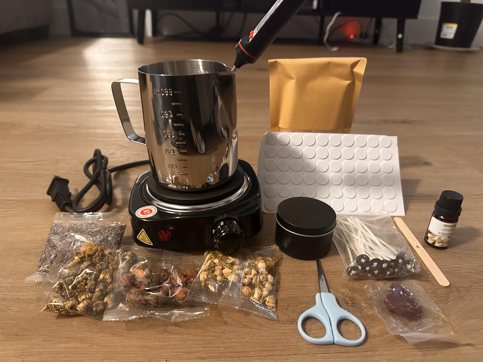 Complete Candle Making Kit with Wax Melter,Candle Making Supplies,DIY Arts&Crafts Kits Gift for Beginners,Adults,Including 500w Electronic Stove,Wicks,Wax,Rich Scents,Dyes,Melting Pot,Candle tins customer photo 1