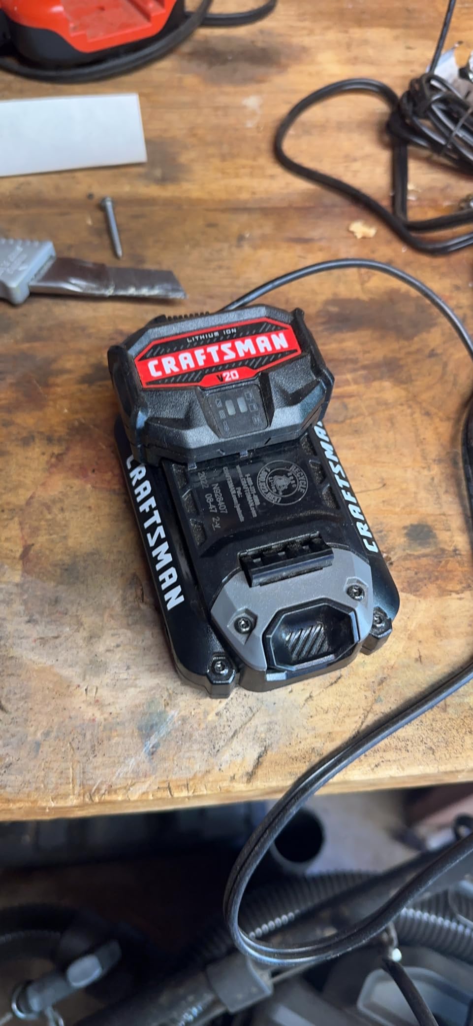CRAFTSMAN Cordless Edger Lawn Tool, 20V MAX Battery, Charger and Blade Included, Lightweight Lawn Edger, 7.5 in Cutting Width, 1000 Ft of Edging per Charge (CMCED400D1) customer photo 2