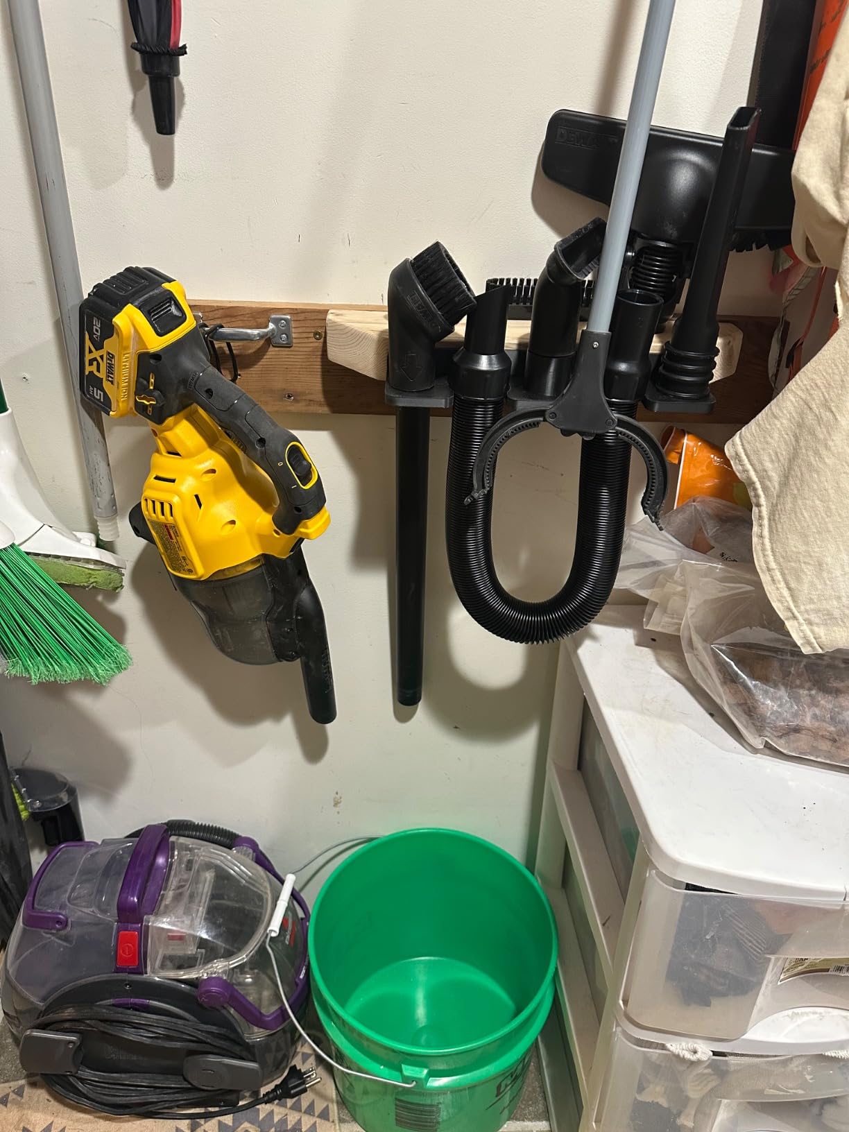 DEWALT 20V Handheld Vacuum Cordless, Car Vacuum with HEPA Filter, 6 Attachments and LED Light, High Performance Dry Only Small Shop Vac, Battery Not Included (DCV501HB) customer photo 1