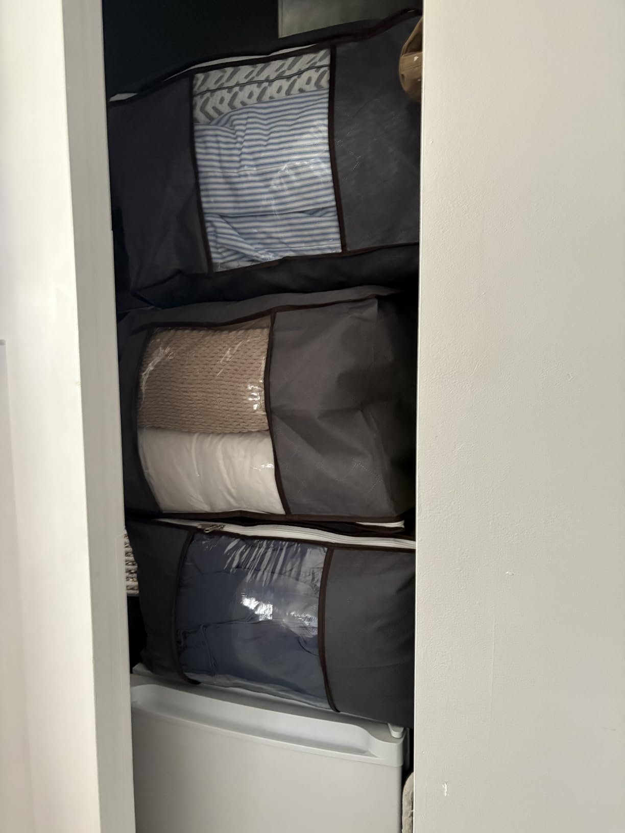 Lifewit 6 Pack Clothes Storage Bins with Lids, Foldable Blanket Storage Bags with Zippers, Clear Window and Reinforced Handles, Closet and Organization for Clothing, Sweater, Comforter, Bedding customer photo 2