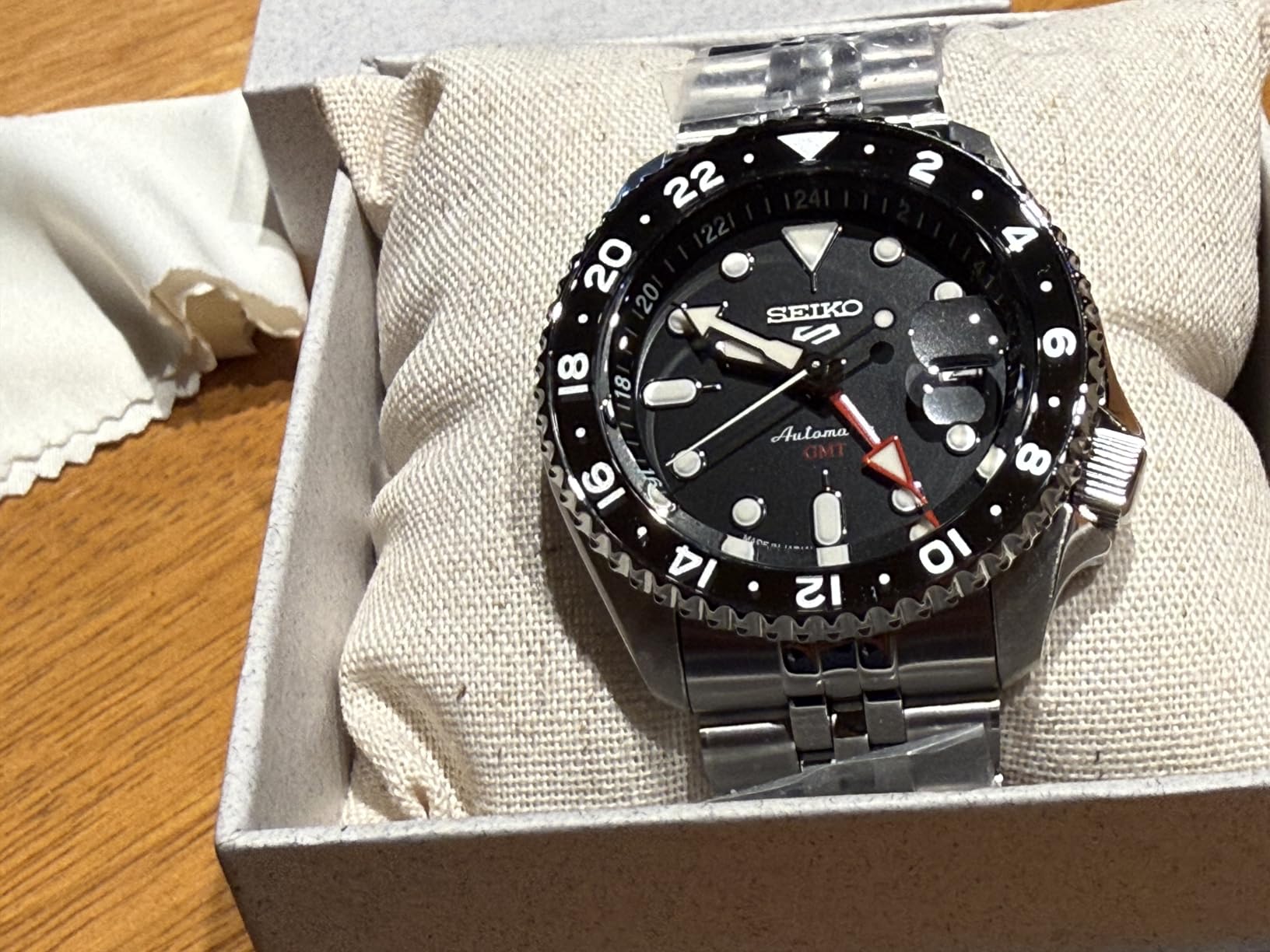 SSK001 Automatic Watch for Men - 5 -Sports - Black Dial with Date Calendar and Luminous Hands & Markers and Black & Gray GMT Bezel, 100m Water-Resistant customer photo 2