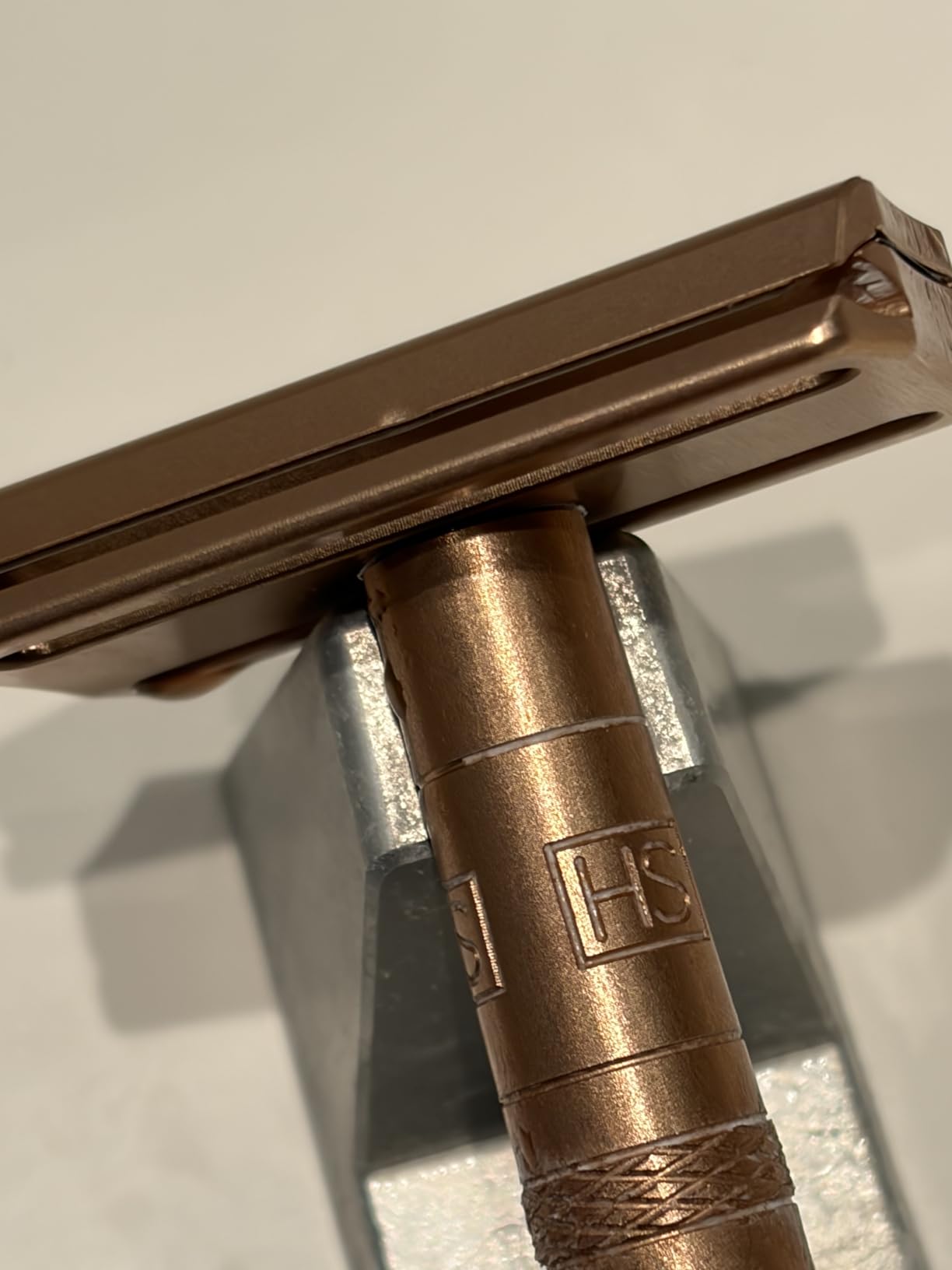 Henson Shaving Razor - Aluminum Double Edge Safety Razor with 5 Spare Blades - Mild Aggression customer photo 2
