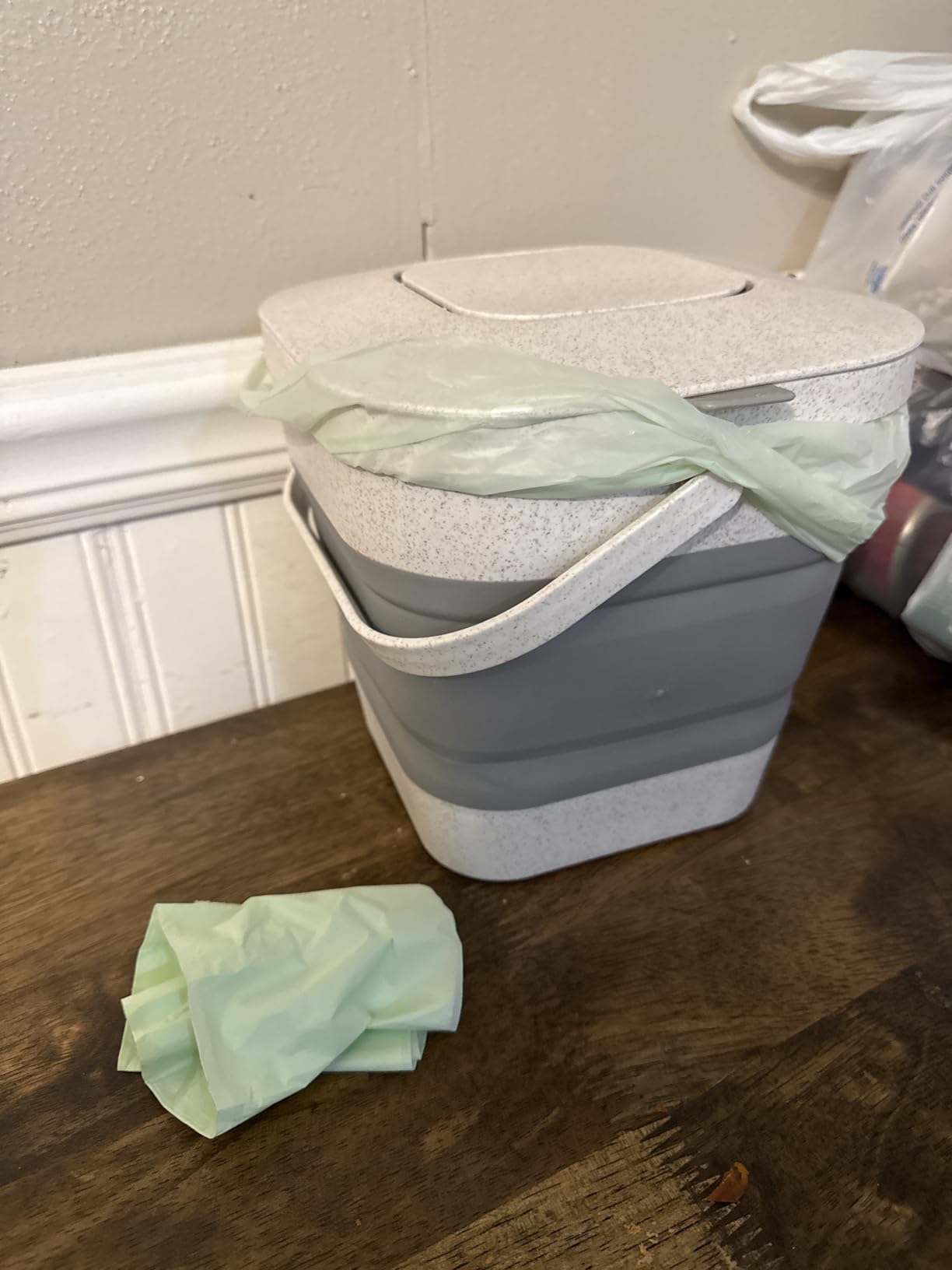 AIRNEX Collapsible Compost Bin Kitchen Counter Caddy - 1 Gallon Countertop Compost Bin with Lid Made of Wheat Straw - Odorless Kitchen Compost Bin Countertop with 20 Compost Bags and 2 Carbon Filters customer photo 2