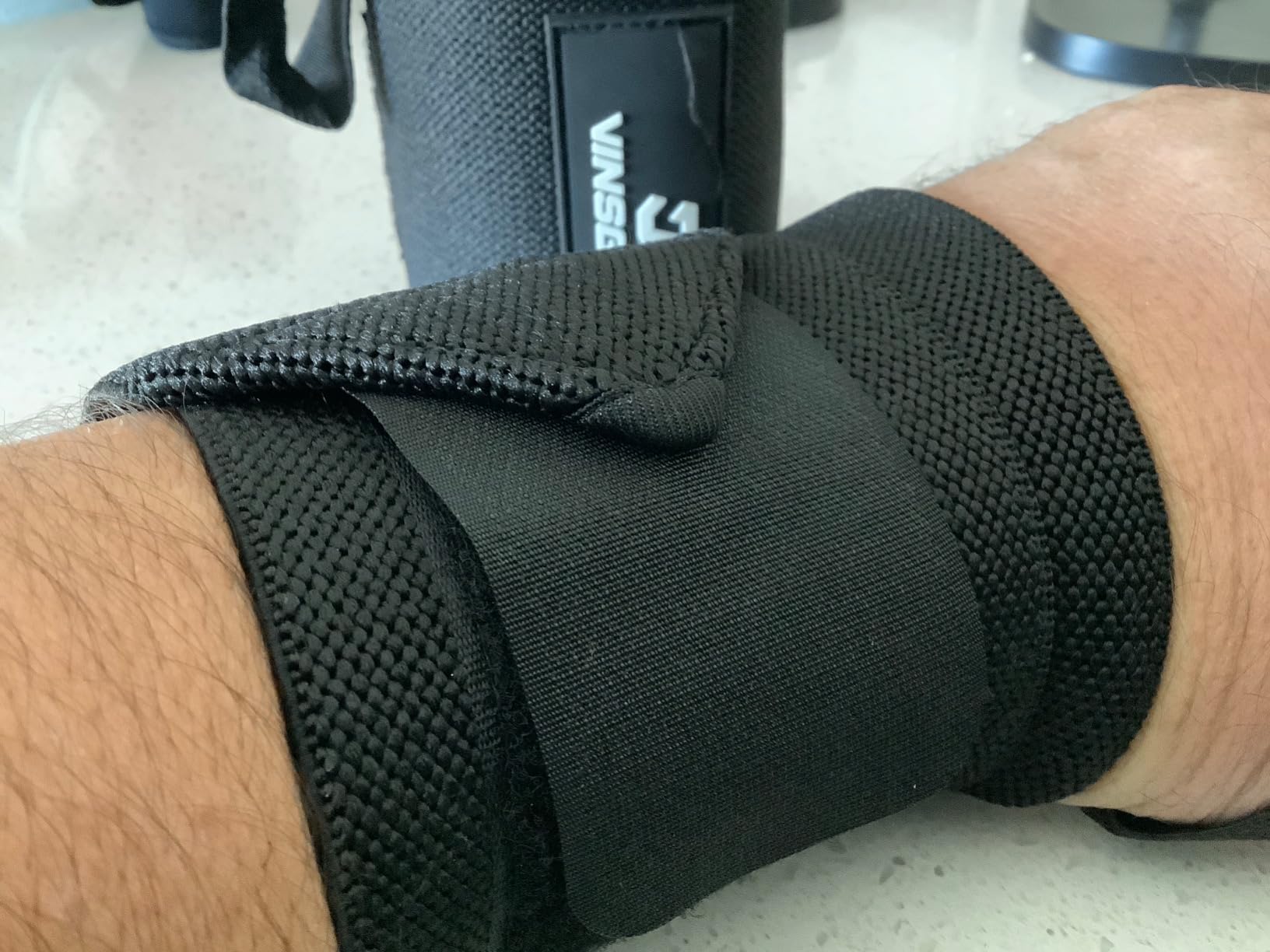 VINSGUIR Wrist Wraps for Weightlifting, [USPA Approved] Lifting Straps for Wrist Support with Heavy Duty Thumb Loop, Gym Wrist Brace for Working Out, Crossfit, Powerlifting, for Men&Women customer photo 2