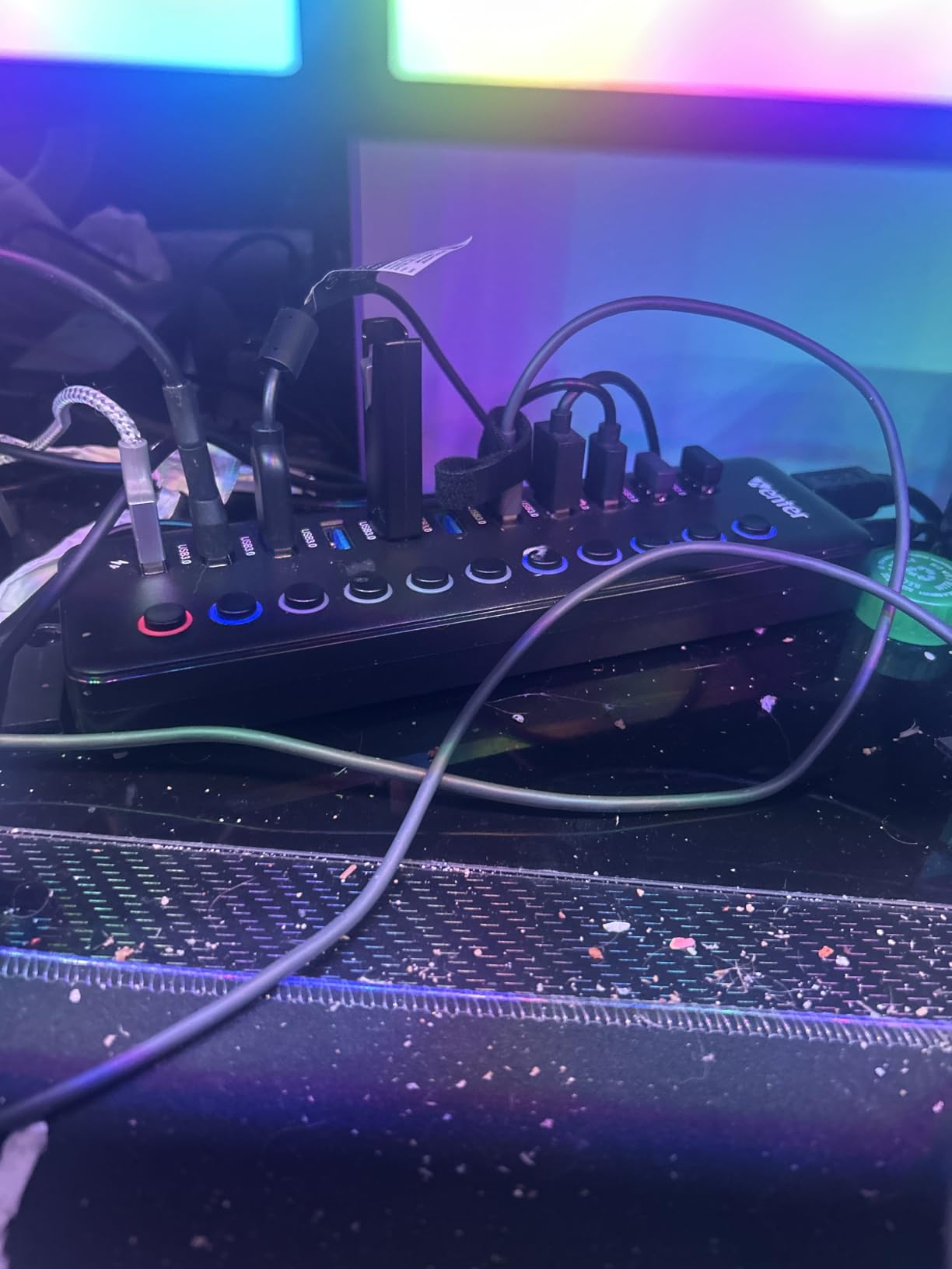 Powered USB Hub, Wenter 11-Port USB Splitter Hub (10 Faster Data Transfer Ports+ 1 Smart Charging Port) with Individual LED On/Off Switches, USB Hub 3.0 Powered with Power Adapter for Mac, PC customer photo 1