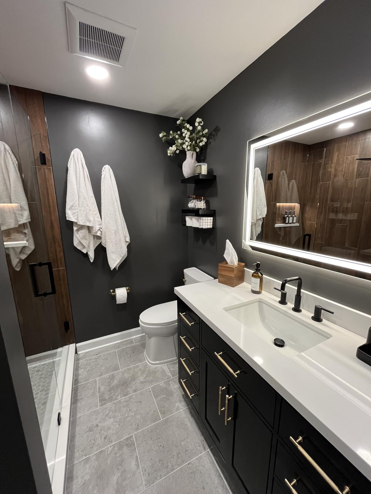 ARIEL Hepburn 48-inch Bathroom Vanity with Sink, Solid Wood, 1.5-inch Pure White Quartz Countertop & Backsplash, Single Rectangular Porcelain Sink, 2 Soft Closing Doors, 9 Dovetail Drawers, Grey customer photo 1