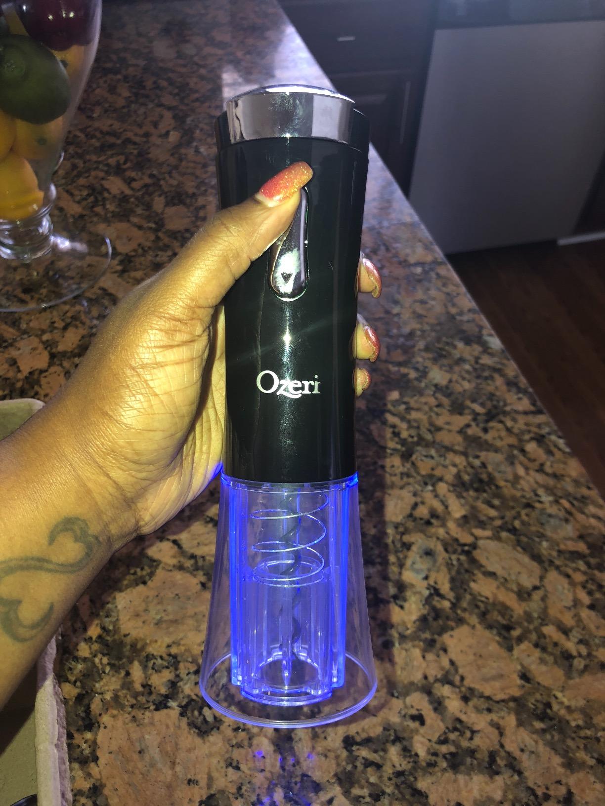 Nouveaux II Electric Wine Opener with Foil Cutter, Wine Pourer and Stopper customer photo 2