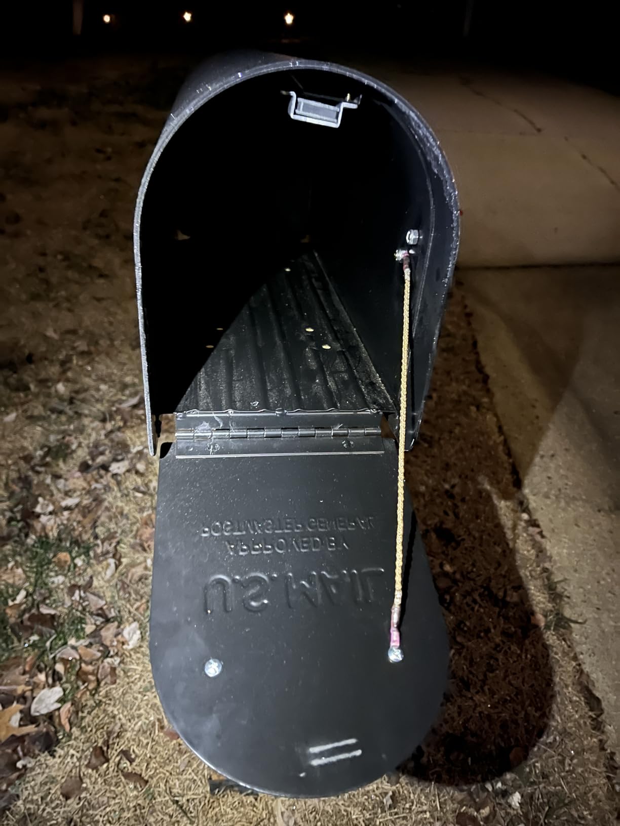 Architectural MAILBOXES Ironside Large Capacity Galvanized Steel black, Post-Mount Mailbox, MB801BAM, Metal, Black customer photo 1