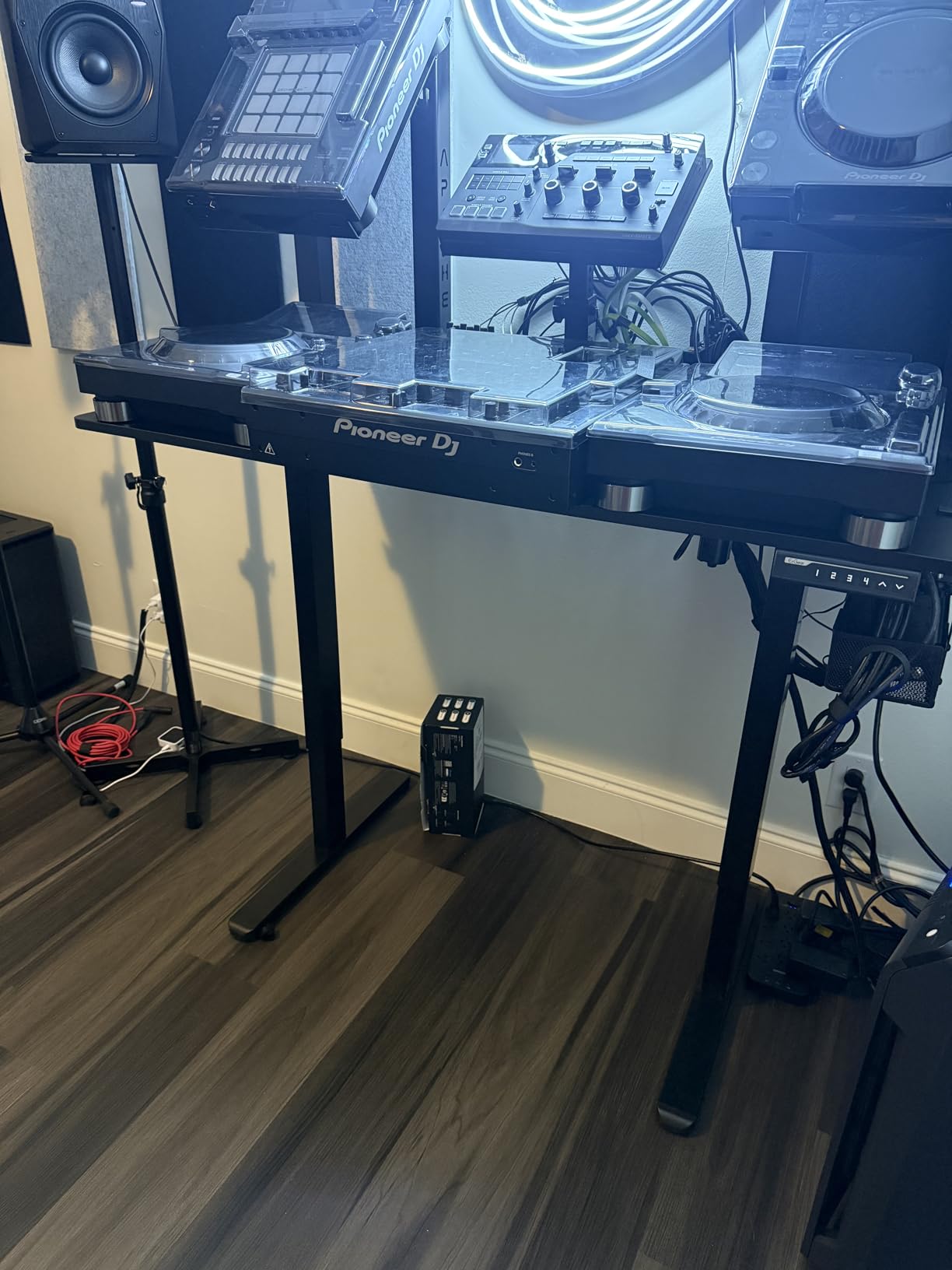 Under Desk Cable Management Tray Black, Cinati Wire Organizers No Drill, Cable Tray with Clamp for Wire Management, Cord Organization Box for Office, Home - No Damage to Desk customer photo 1
