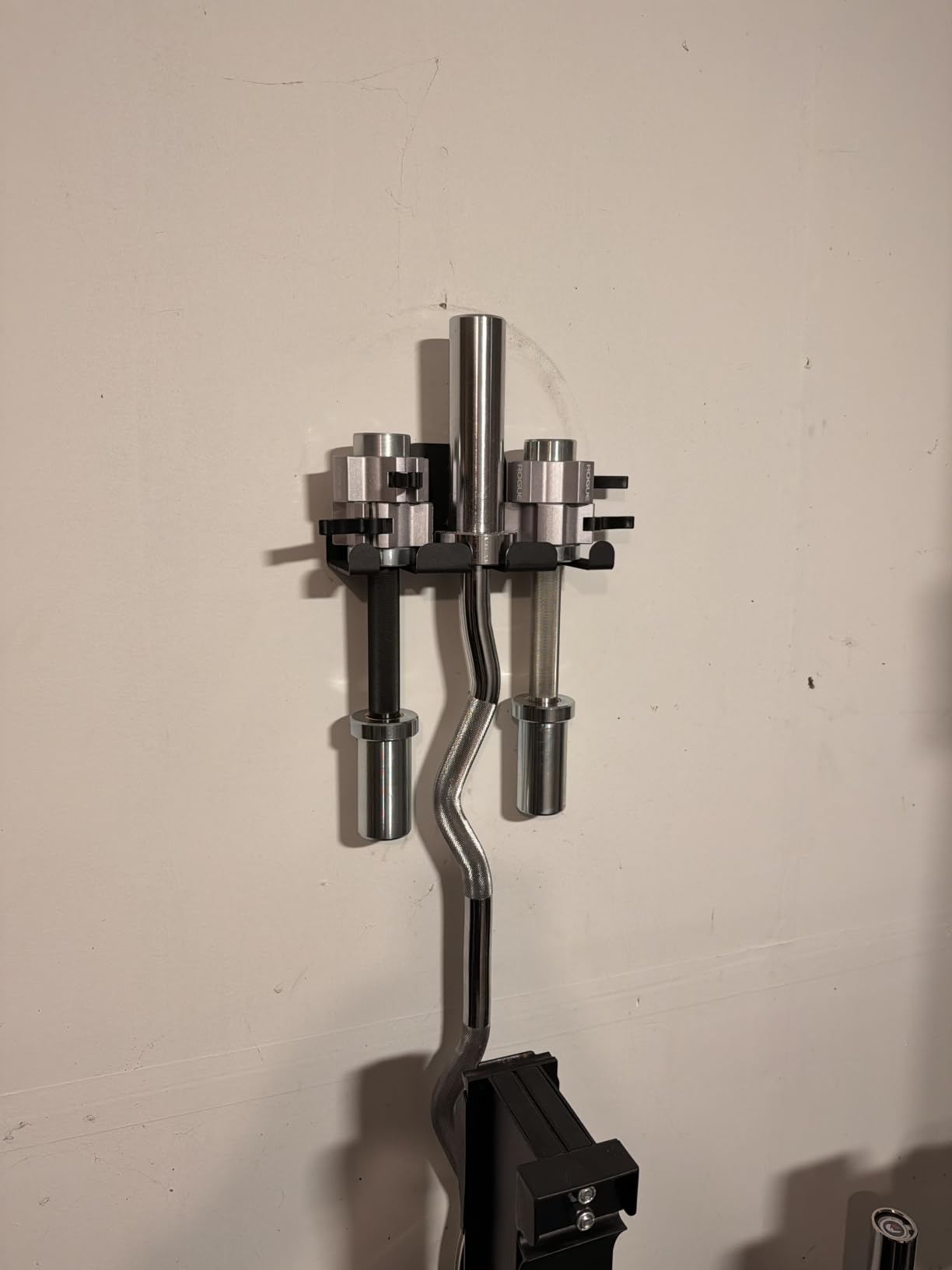 JNIHEEP Olympic Barbell Hanger, Garage Gym Bar Wall Rack, Vertical Barbell Mount Rack customer photo 2