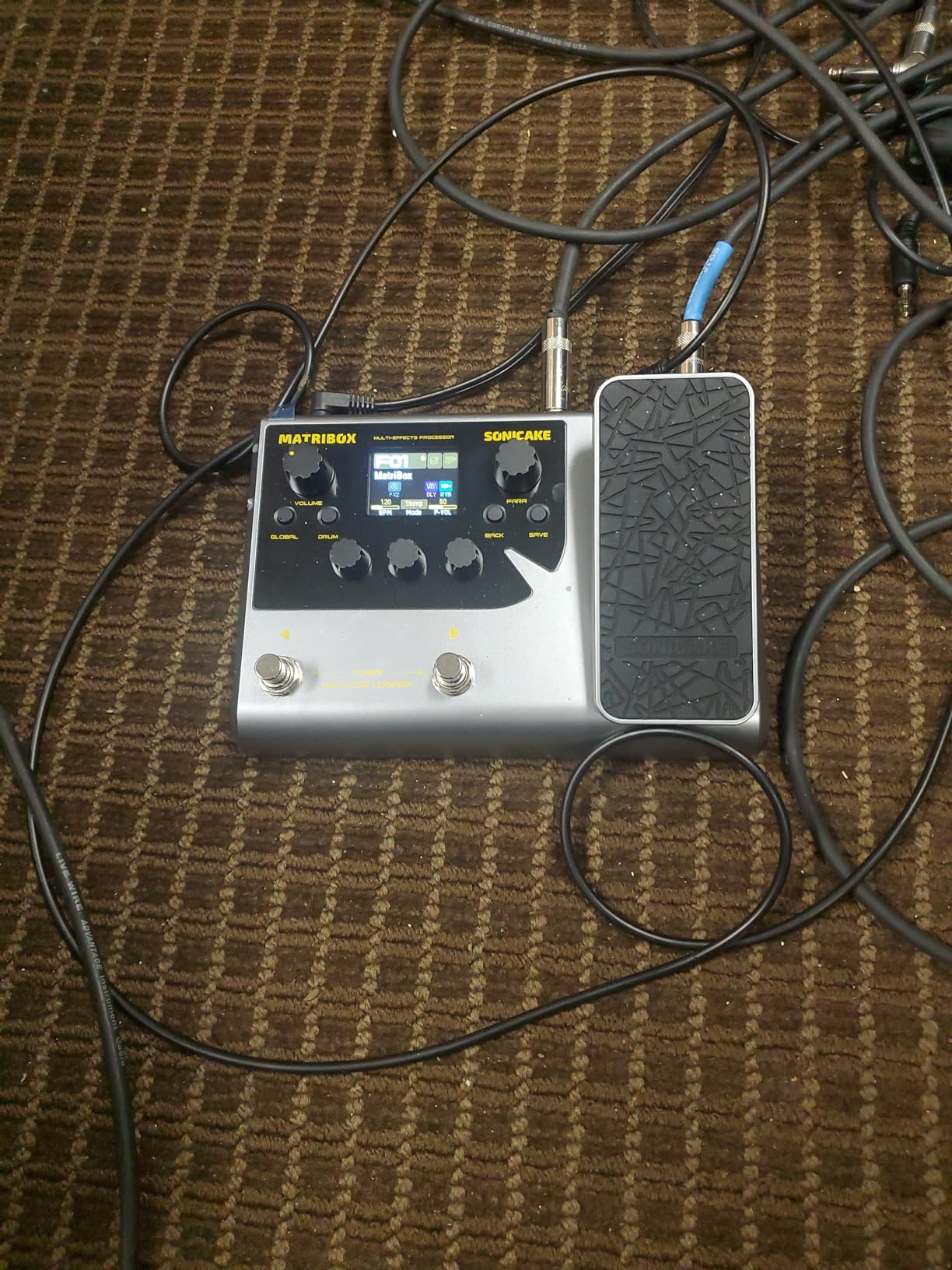 SONICAKE Matribox - Guitar Multi Effects Processor with Expression Pedal, With 130 Built-in Guitar/Bass/Acoustic Effects, Amp Modeling, IR Cabinets Simulation, Stereo OTG USB Audio Interface QME-50 customer photo 1