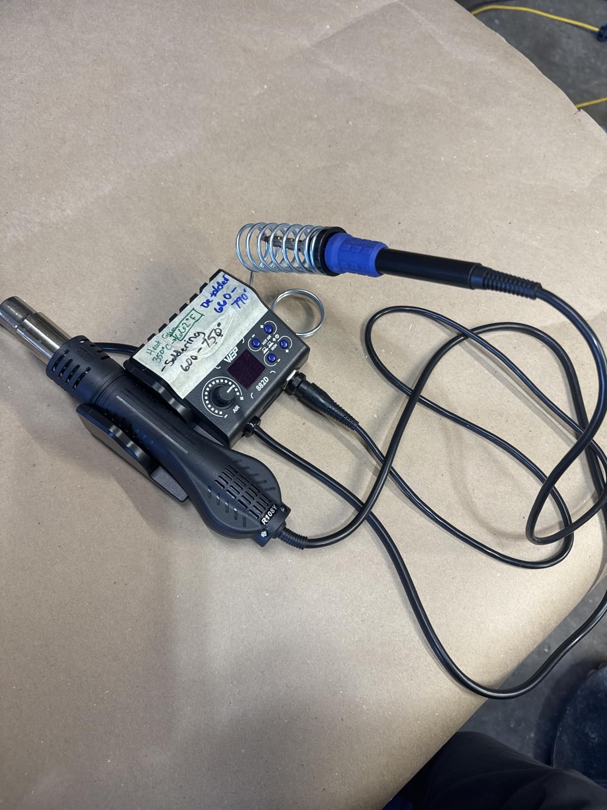 WEP 882D Soldering Iron Station 2-IN-1 SMD Hot Air Rework Station with 2 Spools of Solder Wire, 5 Soldering Tips, 3 Hot Air Nozzles, Brass Wool Tip Cleaner, Tweezers, Desoldering pump customer photo 1