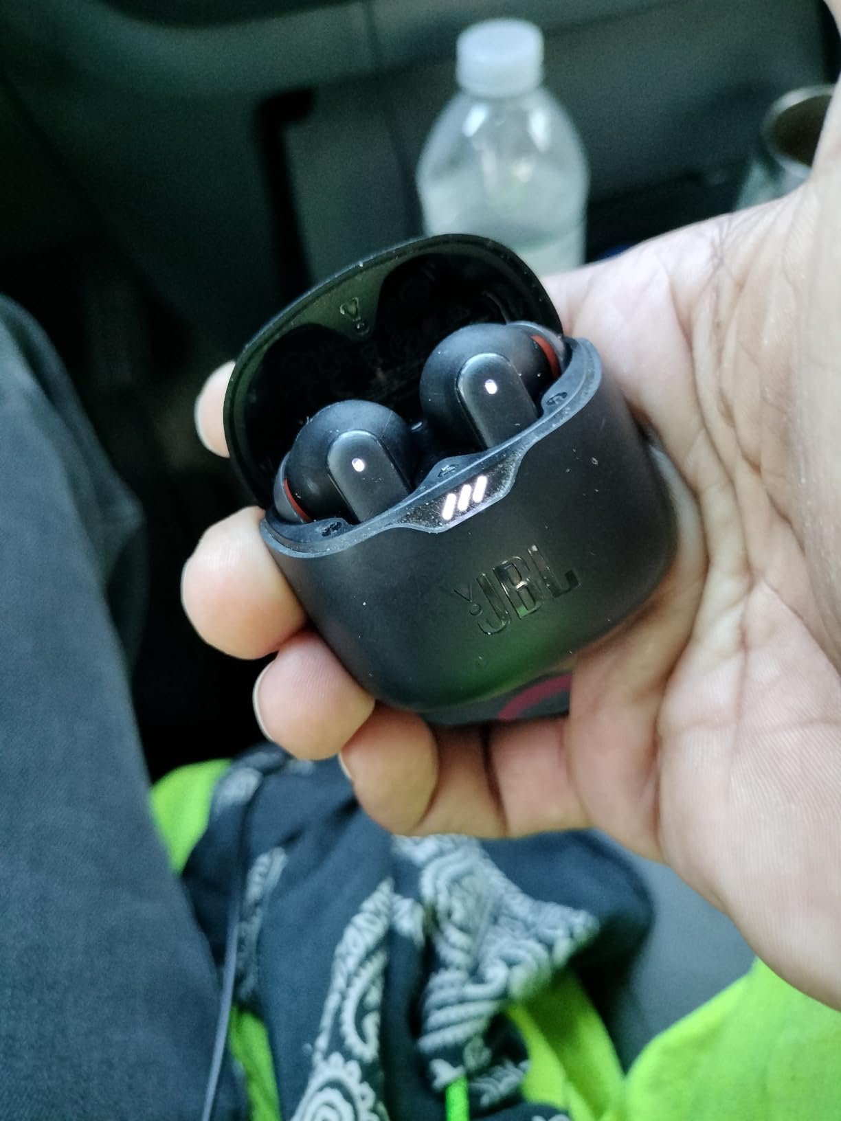 JBL Tune Flex - True Wireless Noise Cancelling Earbuds (Black), Small customer photo 1