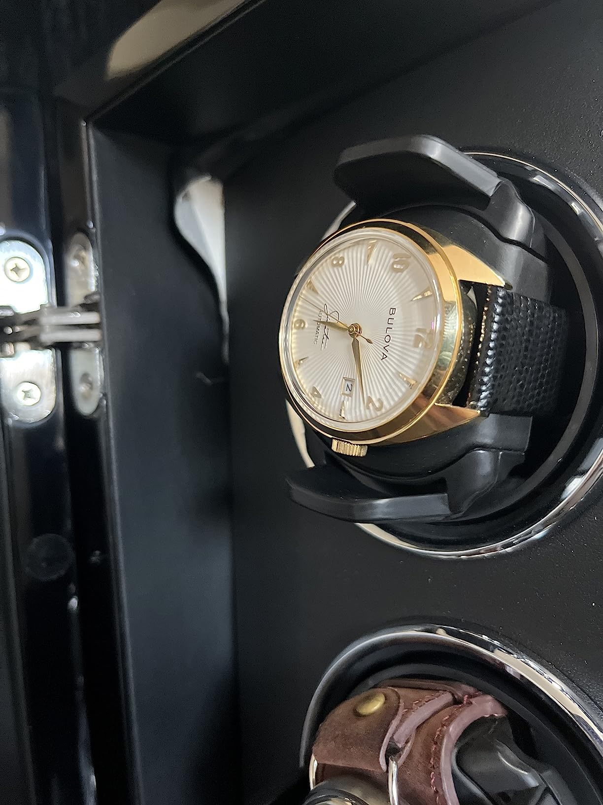 Watch Winder for Automatic Watches, Lockable Watch Winders with Watch and Jewelry Storages, Super Quiet Mabuchi Motor with High-Gloss Piano Lacquer Finish, Built-in Illumination customer photo 2