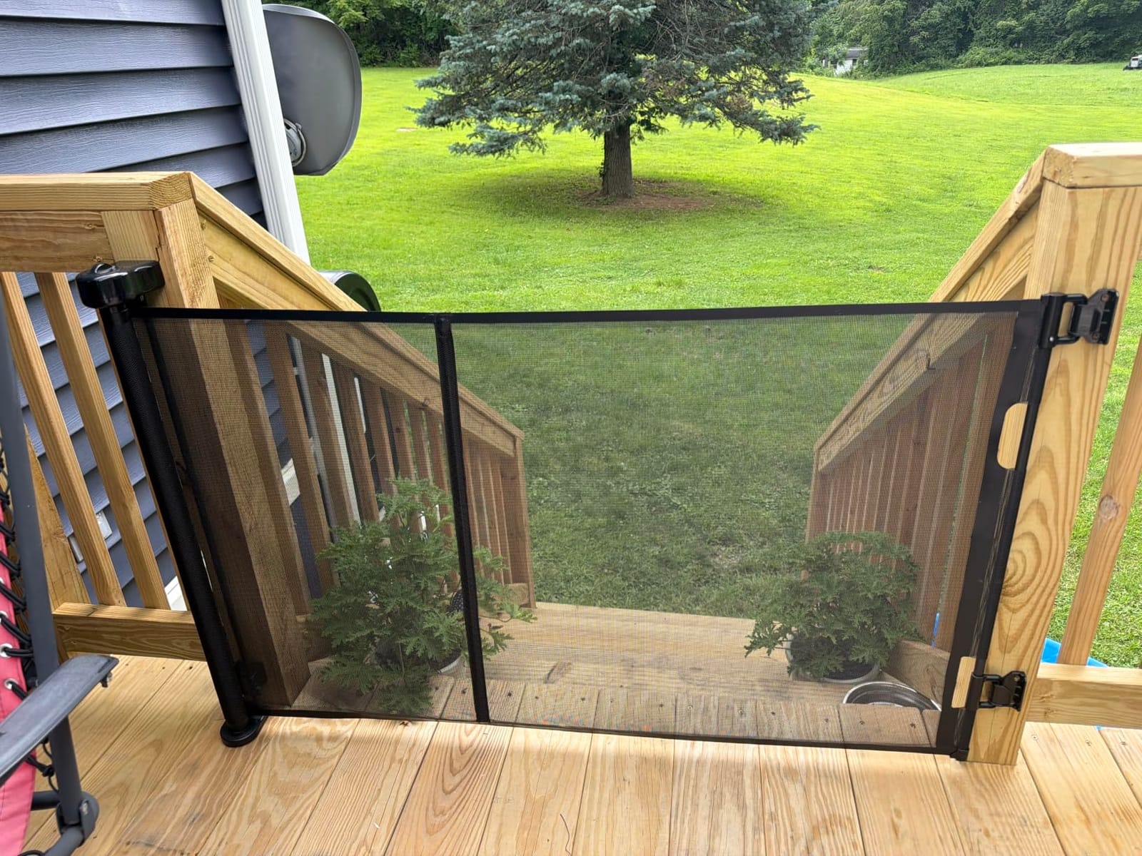 Miumoon 71 inch Reinforced Retractable Baby Gates 34 inch Tall customer photo 2