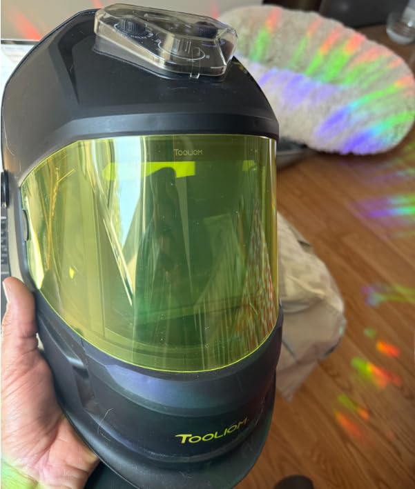 TOOLIOM Auto-Darkening True Color Welding Helmet with 3.94 x 3.66 View | 1/1/1/1 optics with DIN 3 light state, 1/30000s auto-darkening for Weld/cut/grind, 4 Arc Sensors customer photo 2