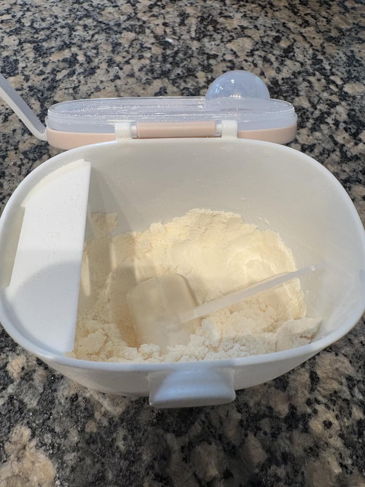 Termichy Baby Formula Dispenser for Travel: Portable Container with Scoop | 8.8oz(250g) Formula Container with Carry Handle for Weekend Trips & Overnight - Leak-Proof Silicone Seal Keeps Powder Fresh customer photo 1