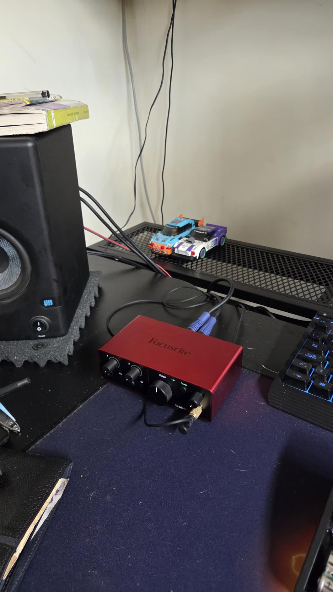 Focusrite Scarlett Solo 4th Gen USB Audio Interface, for the Guitarist, Vocalist, or Producer - High-Fidelity, Studio Quality Recording | 1 XLR Mic Preamp, 1 Hi-Z Instrument Input, 24-Bit/192kHz, 120dB Dynamic Range, Air Modes customer photo 1